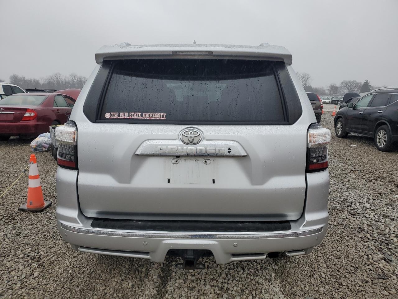 2014 Toyota 4runner Sr5 Silver vin: JTEBU5JR3E5201727