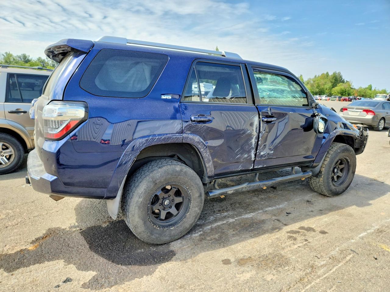 2018 Toyota 4runner Sr5 Blue vin: JTEBU5JR3J5604195