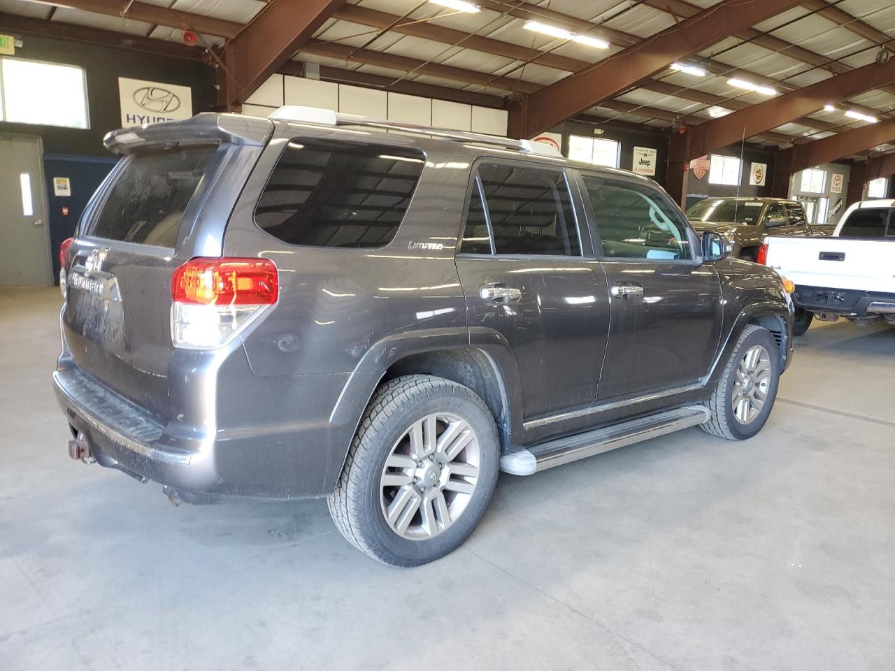 2011 Toyota 4runner Sr5 Серый vin: JTEBU5JR4B5043944