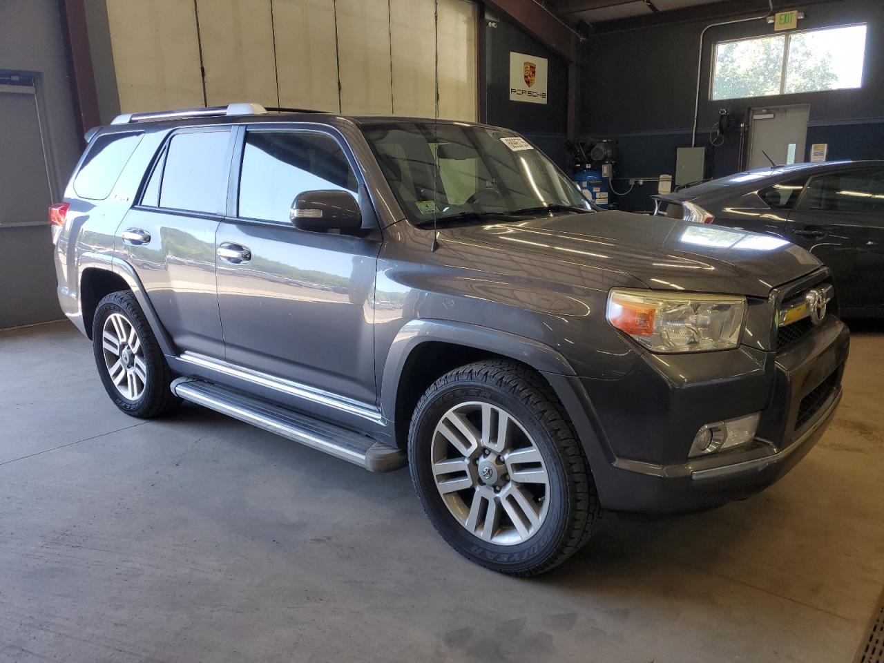 2011 Toyota 4runner Sr5 Серый vin: JTEBU5JR4B5043944
