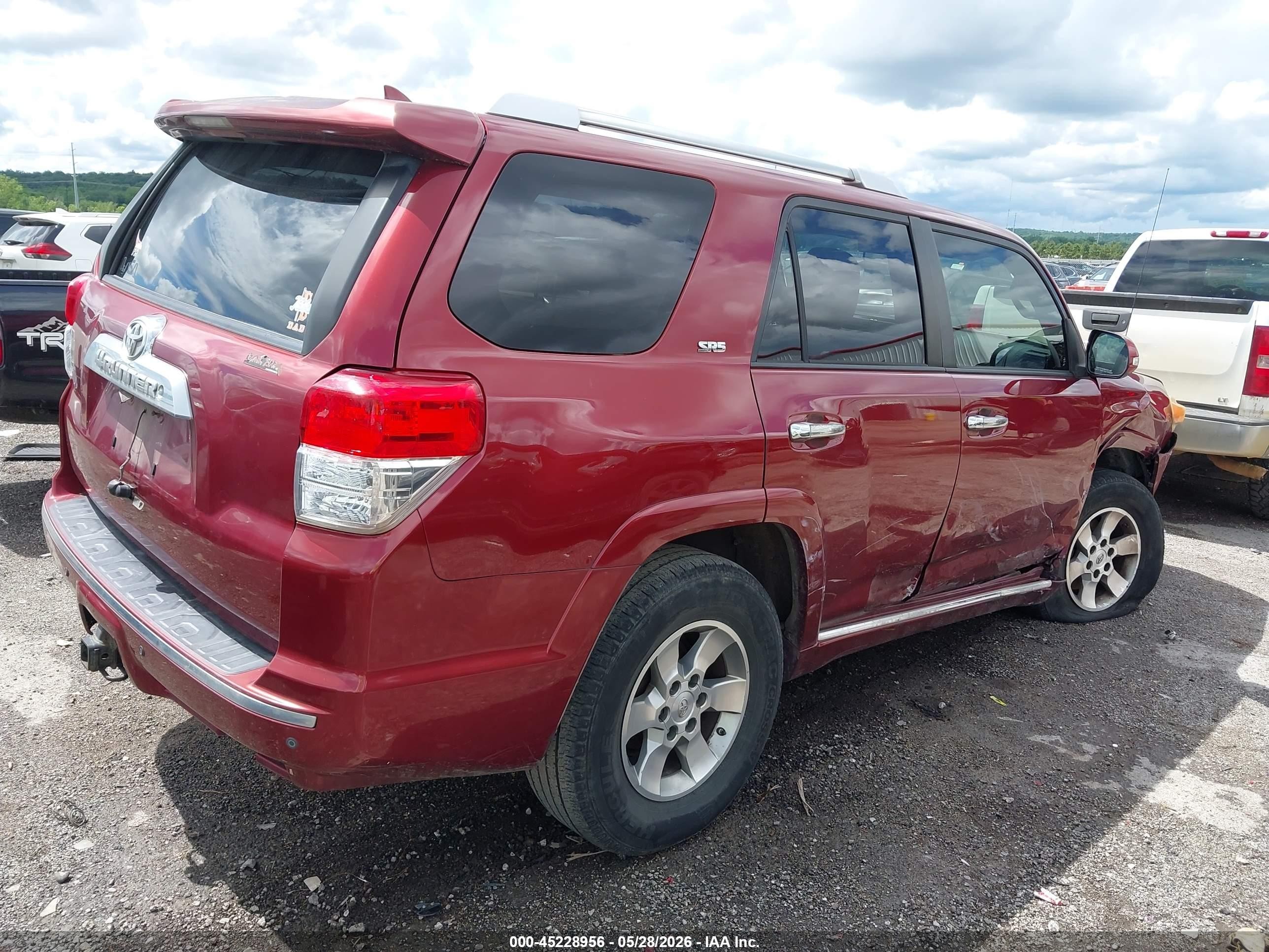 2012 Toyota 4runner Sr5 Red vin: JTEBU5JR4C5106560