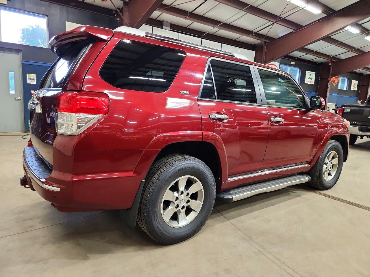 2012 Toyota 4runner Sr5 Red vin: JTEBU5JR4C5108342