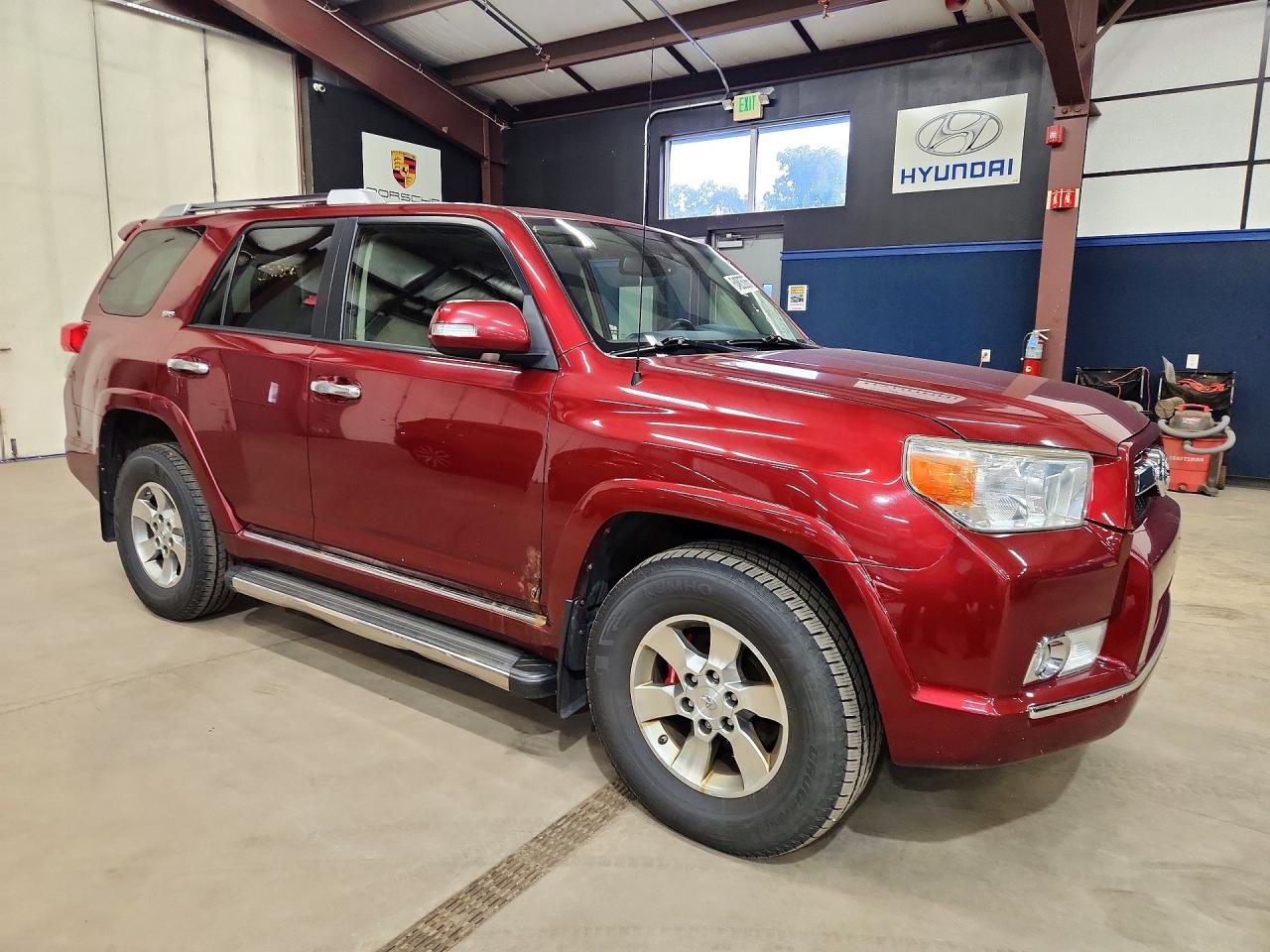 2012 Toyota 4runner Sr5 Red vin: JTEBU5JR4C5108342