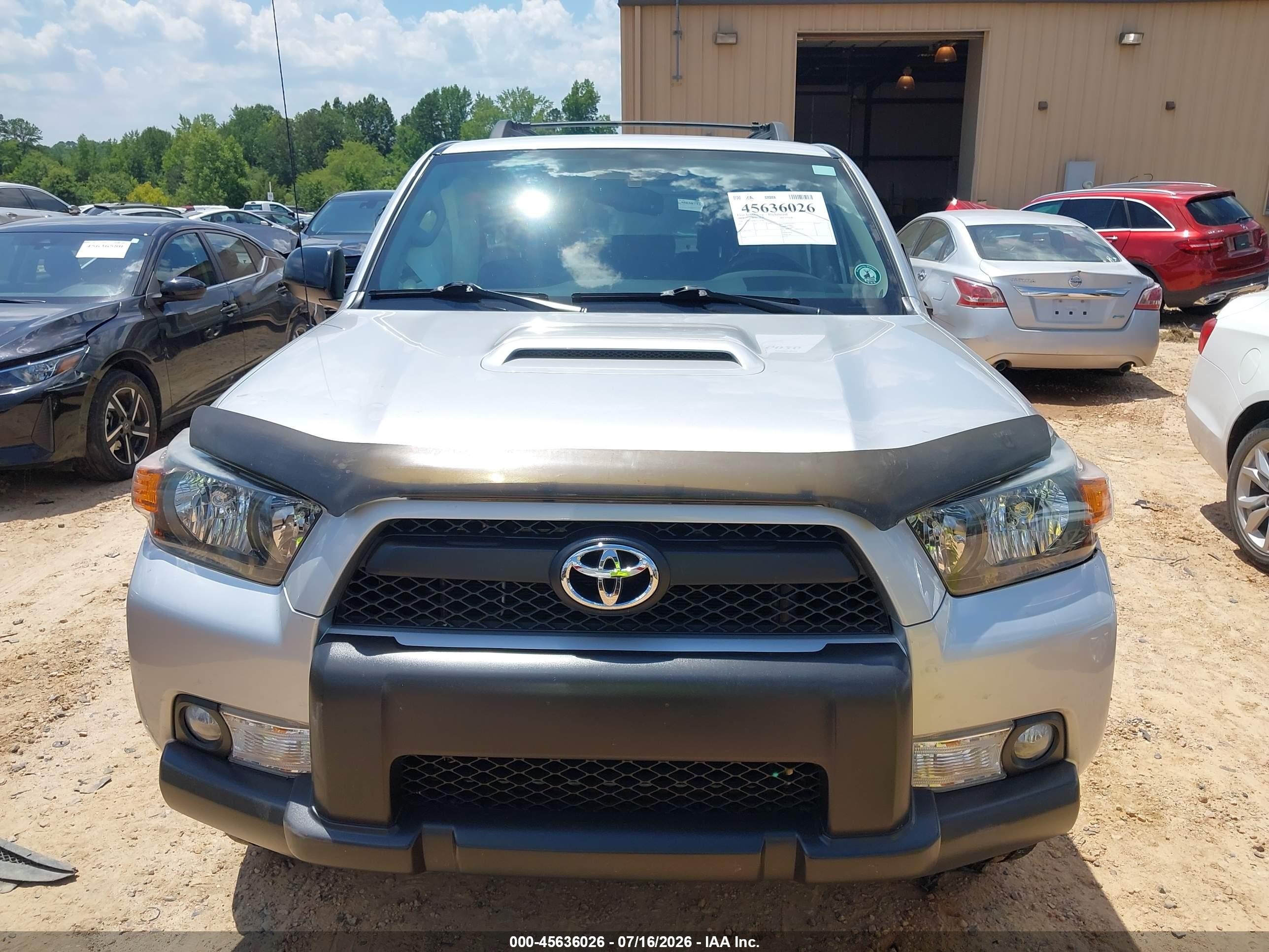 2013 Toyota 4runner Trail Silver vin: JTEBU5JR4D5114708