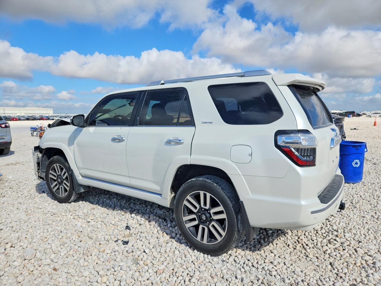 2014 Toyota 4runner 4d 4x2 Белый vin: JTEBU5JR4E5161772