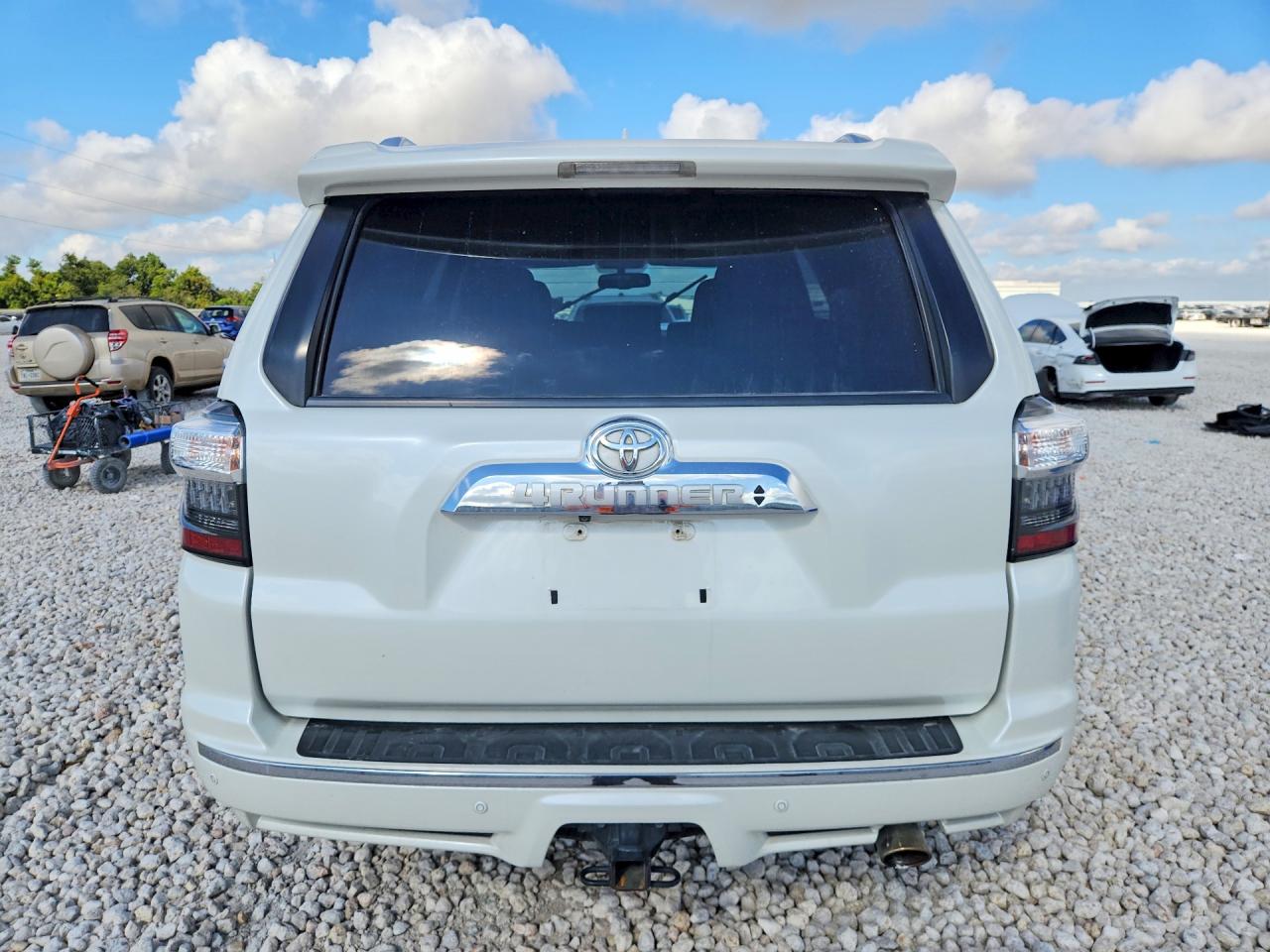 2014 Toyota 4runner 4d 4x2 Белый vin: JTEBU5JR4E5161772