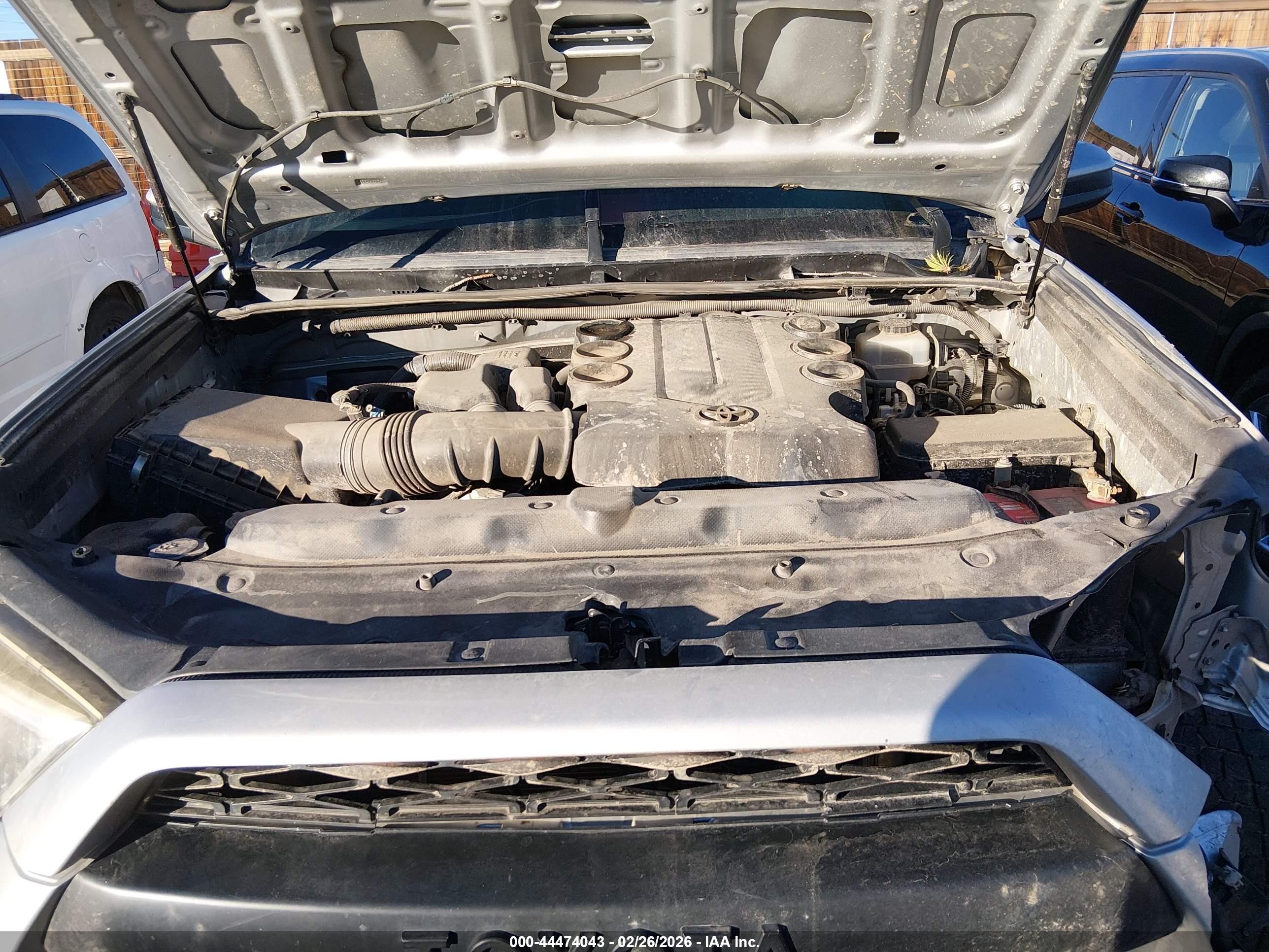 2014 Toyota 4runner Trail Silver vin: JTEBU5JR4E5173372