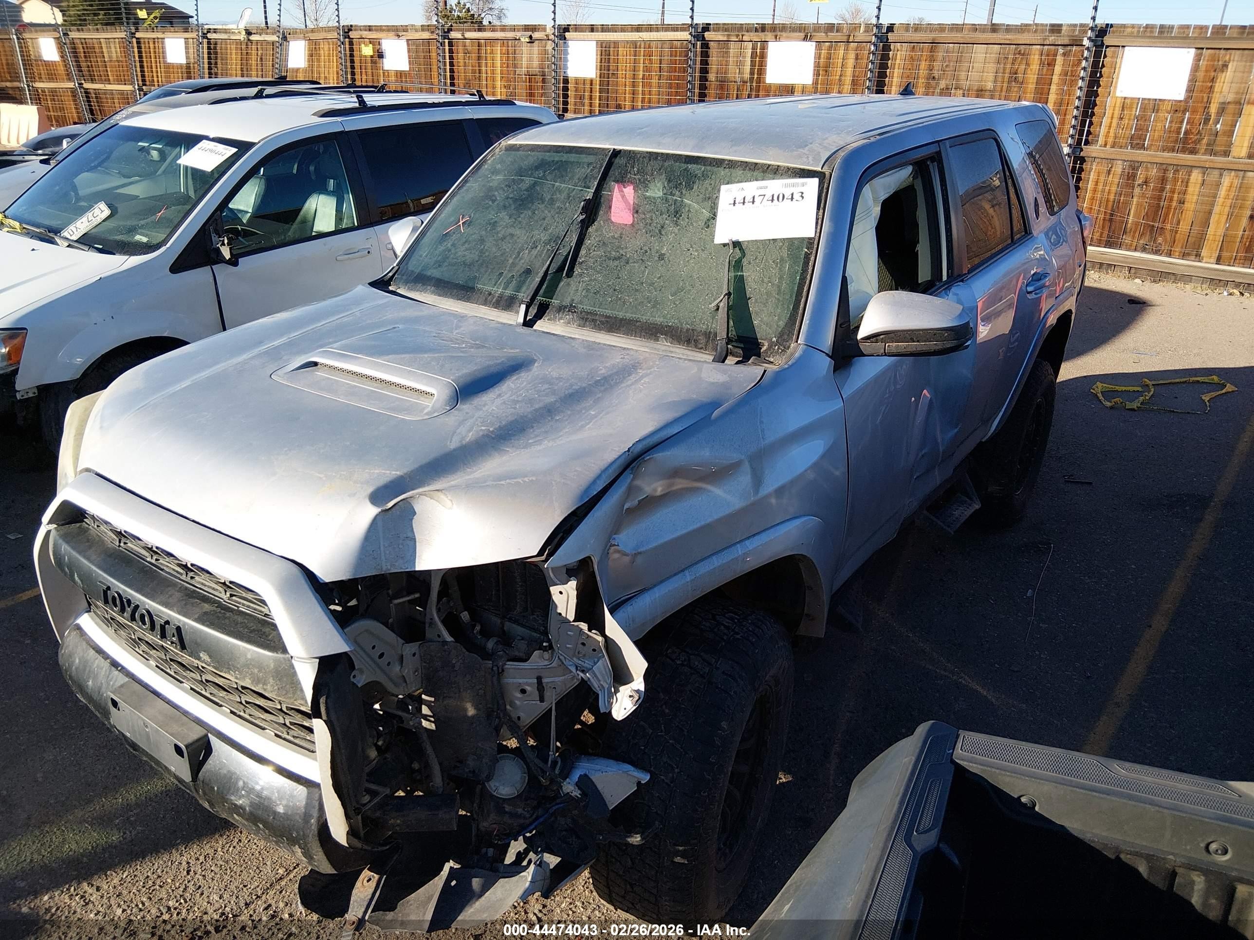 2014 Toyota 4runner Trail Silver vin: JTEBU5JR4E5173372