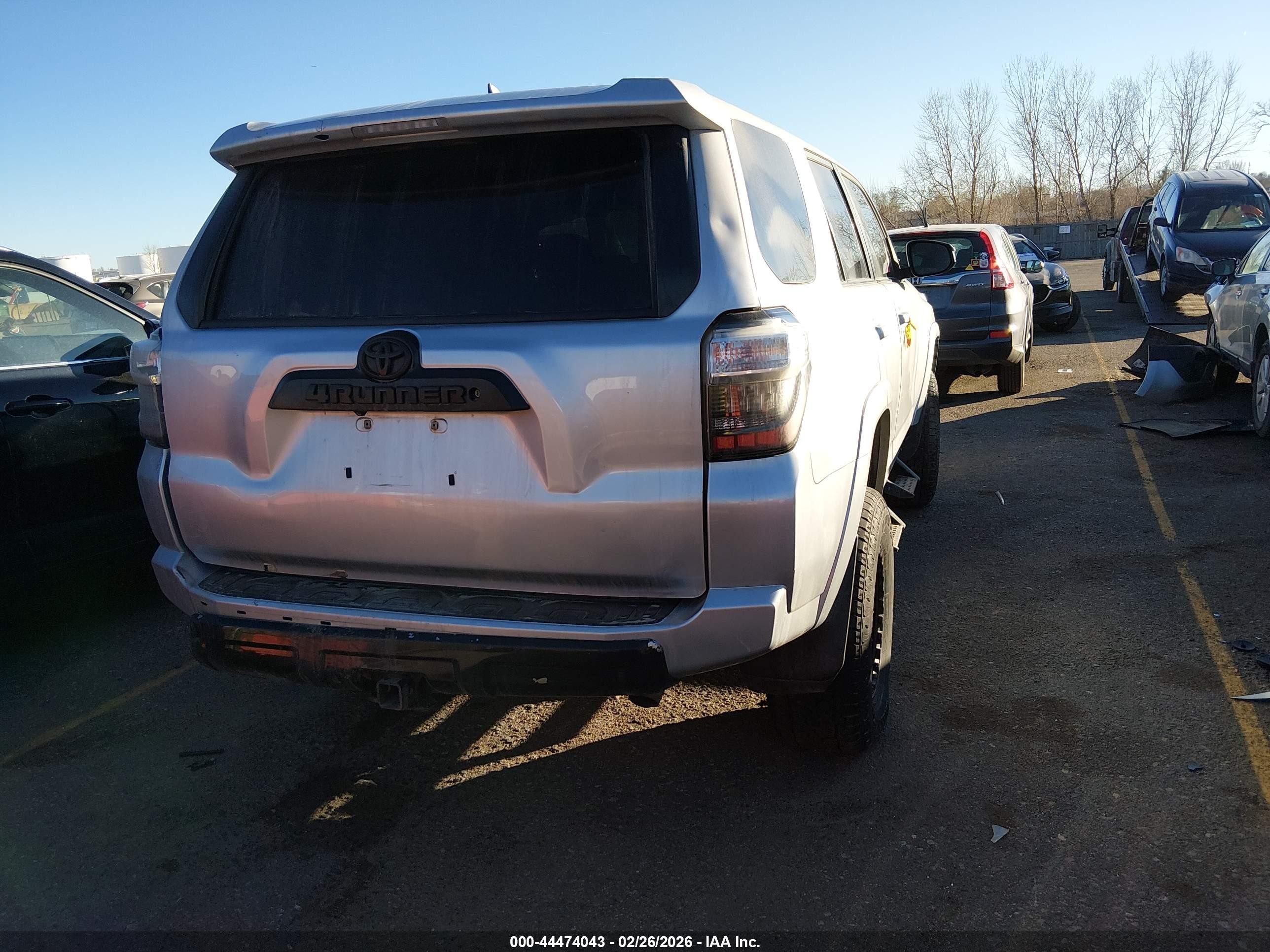 2014 Toyota 4runner Trail Silver vin: JTEBU5JR4E5173372