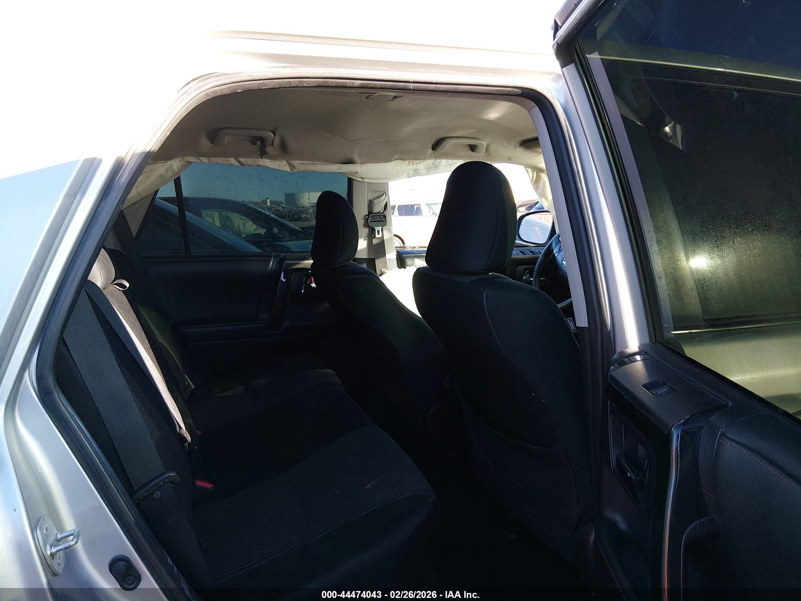 2014 Toyota 4runner Trail Silver vin: JTEBU5JR4E5173372