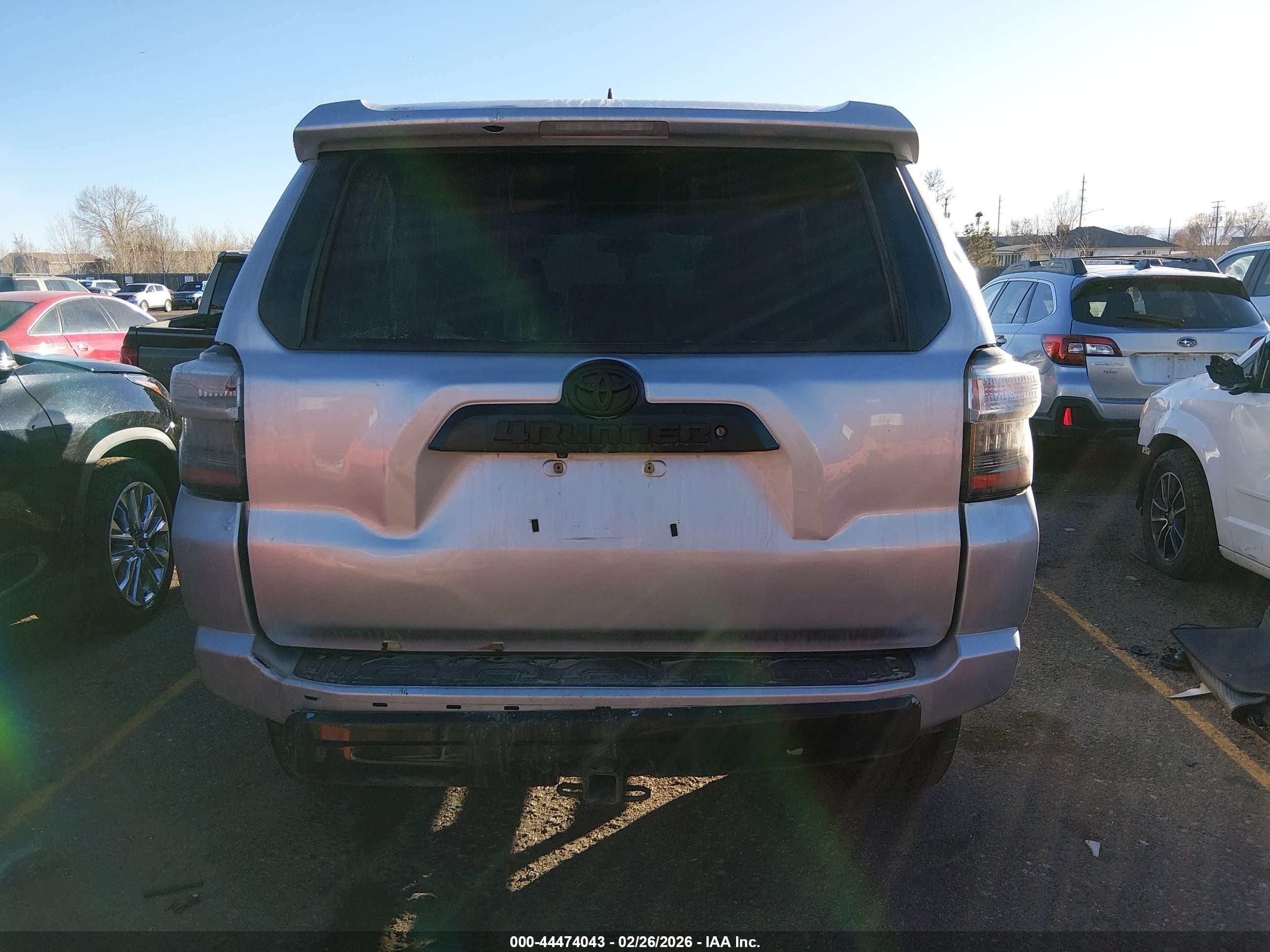 2014 Toyota 4runner Trail Silver vin: JTEBU5JR4E5173372