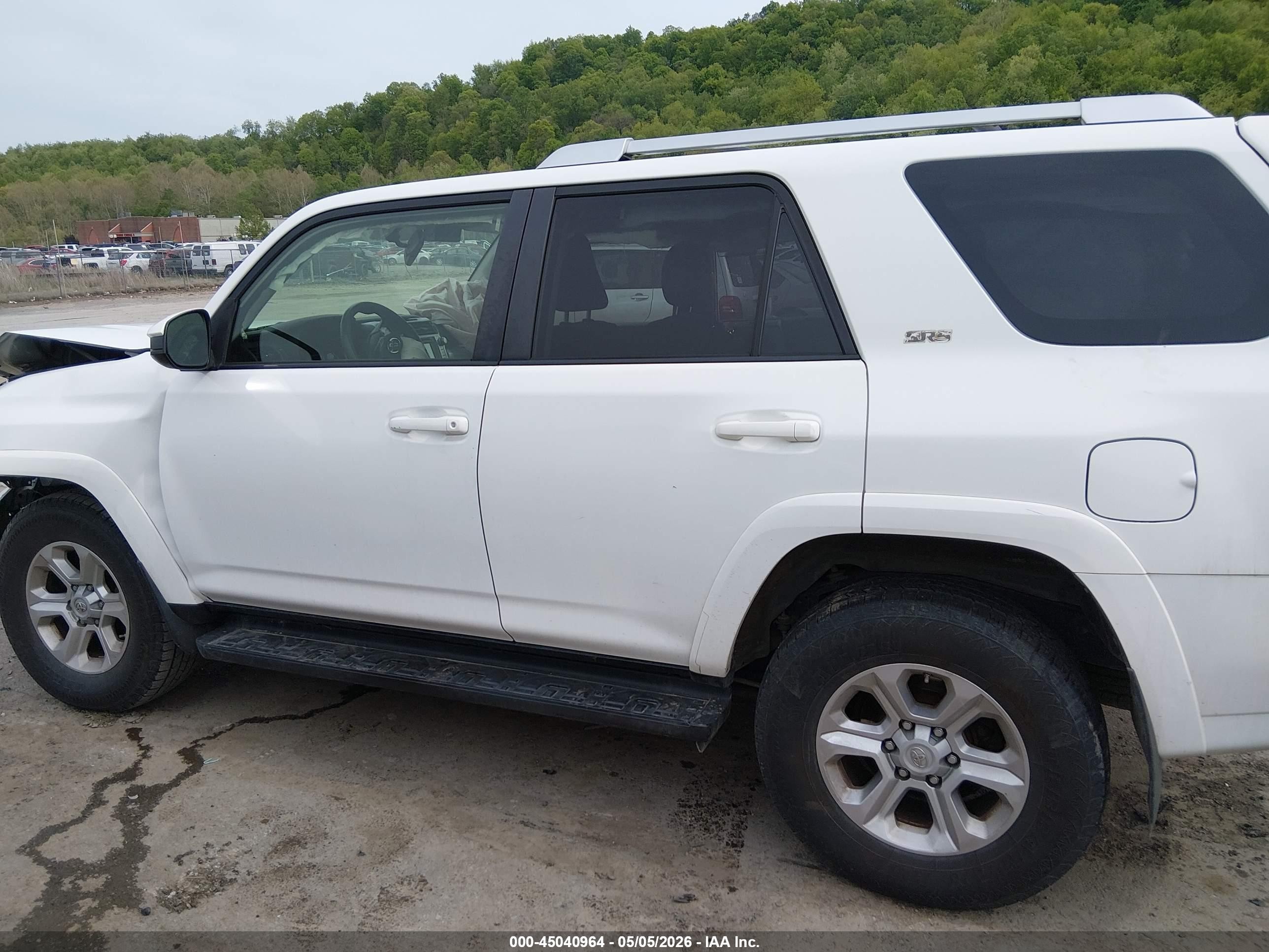 2014 Toyota 4runner Sr5 White vin: JTEBU5JR4E5190253