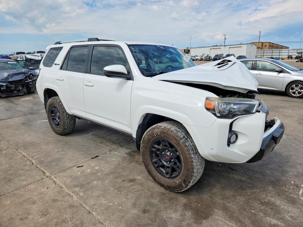 2015 Toyota 4runner White vin: JTEBU5JR4F5232762