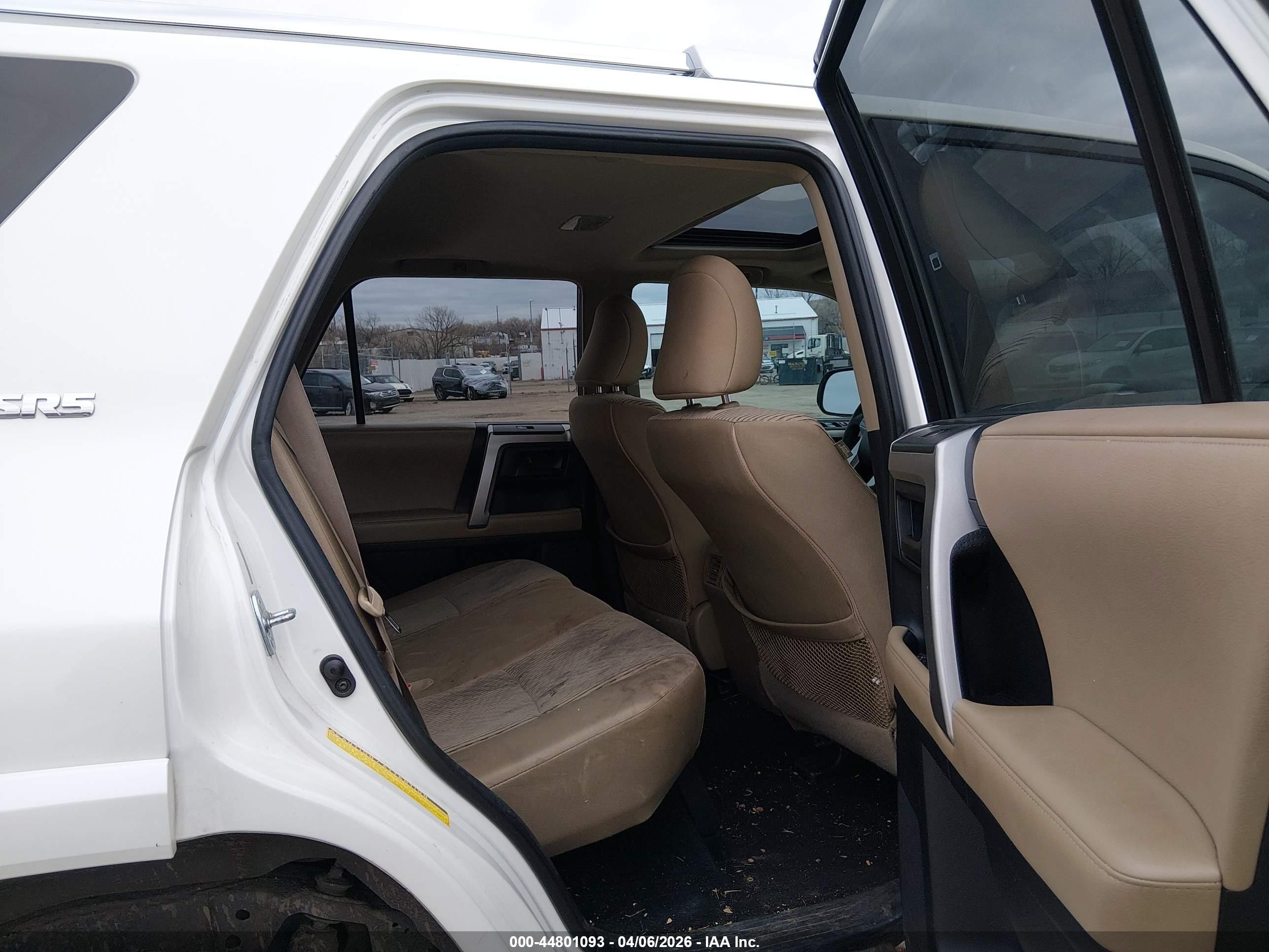 2011 Toyota 4runner Sr5 V6 White vin: JTEBU5JR5B5072496