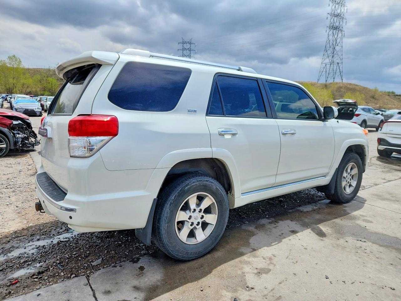 2013 Toyota 4runner Sr5 White vin: JTEBU5JR5D5128519