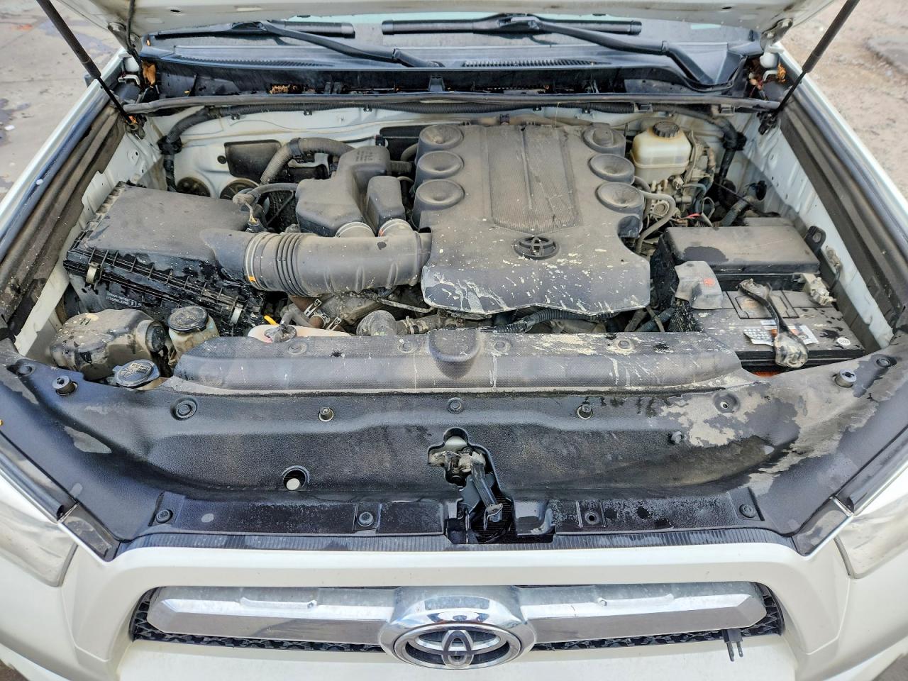2013 Toyota 4runner Sr5 White vin: JTEBU5JR5D5128519