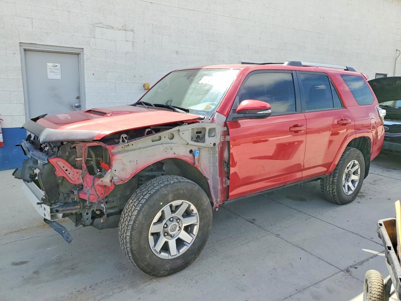 2015 Toyota 4runner Trail Premium Red vin: JTEBU5JR5F5225562