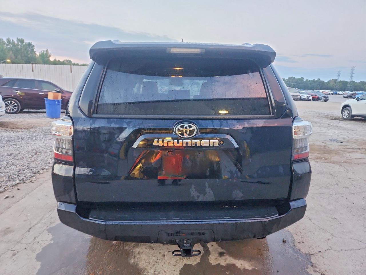 2016 Toyota 4runner Sr5 Black vin: JTEBU5JR5G5360994