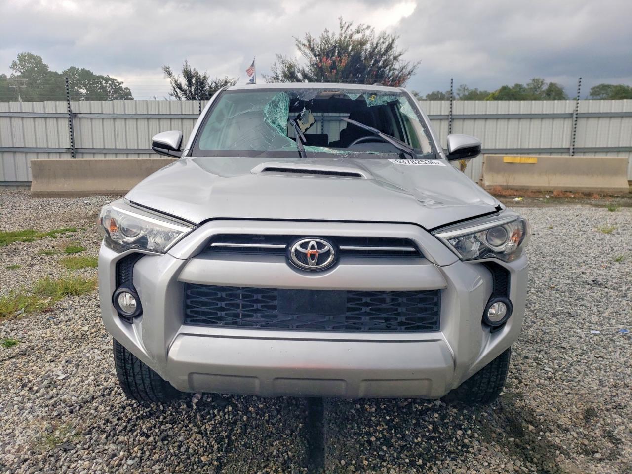 2020 Toyota 4runner Trd Off-road Silver vin: JTEBU5JR5L5772729
