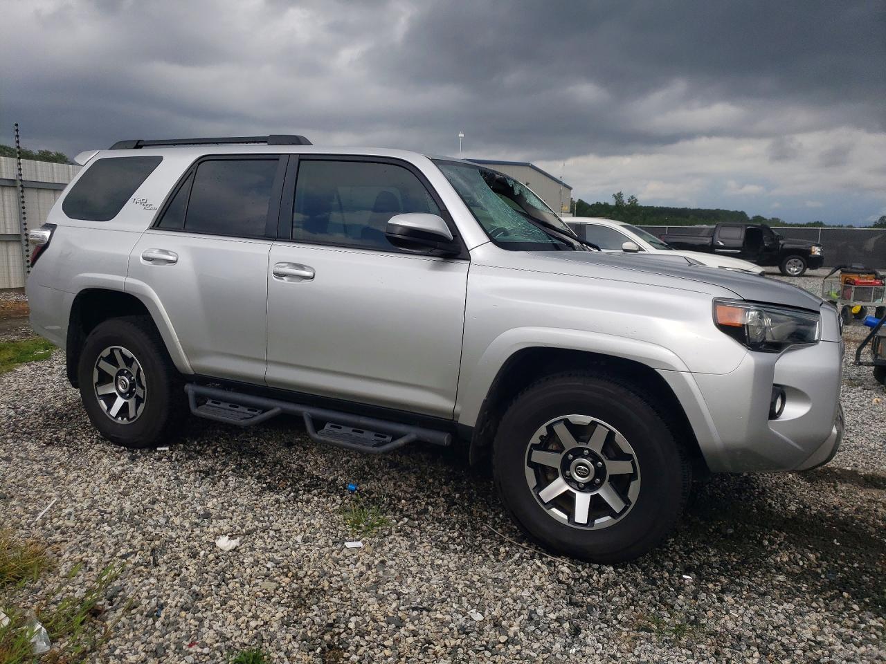 2020 Toyota 4runner Trd Off-road Silver vin: JTEBU5JR5L5772729