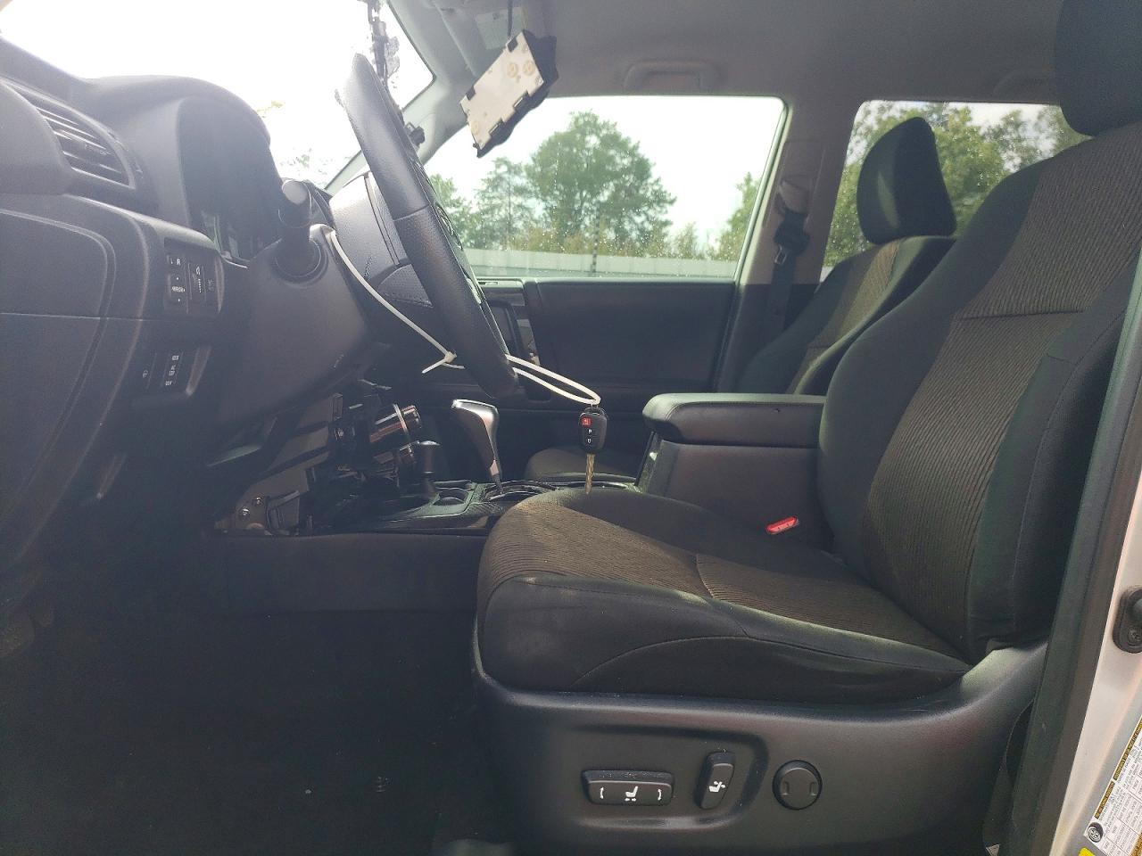 2020 Toyota 4runner Trd Off-road Silver vin: JTEBU5JR5L5772729