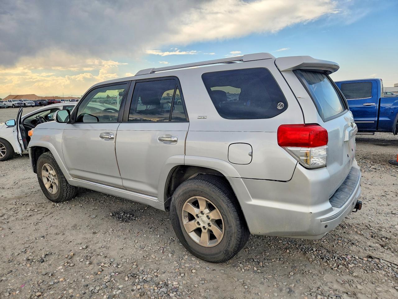 2010 Toyota 4runner Sr5 Silver vin: JTEBU5JR6A5010345
