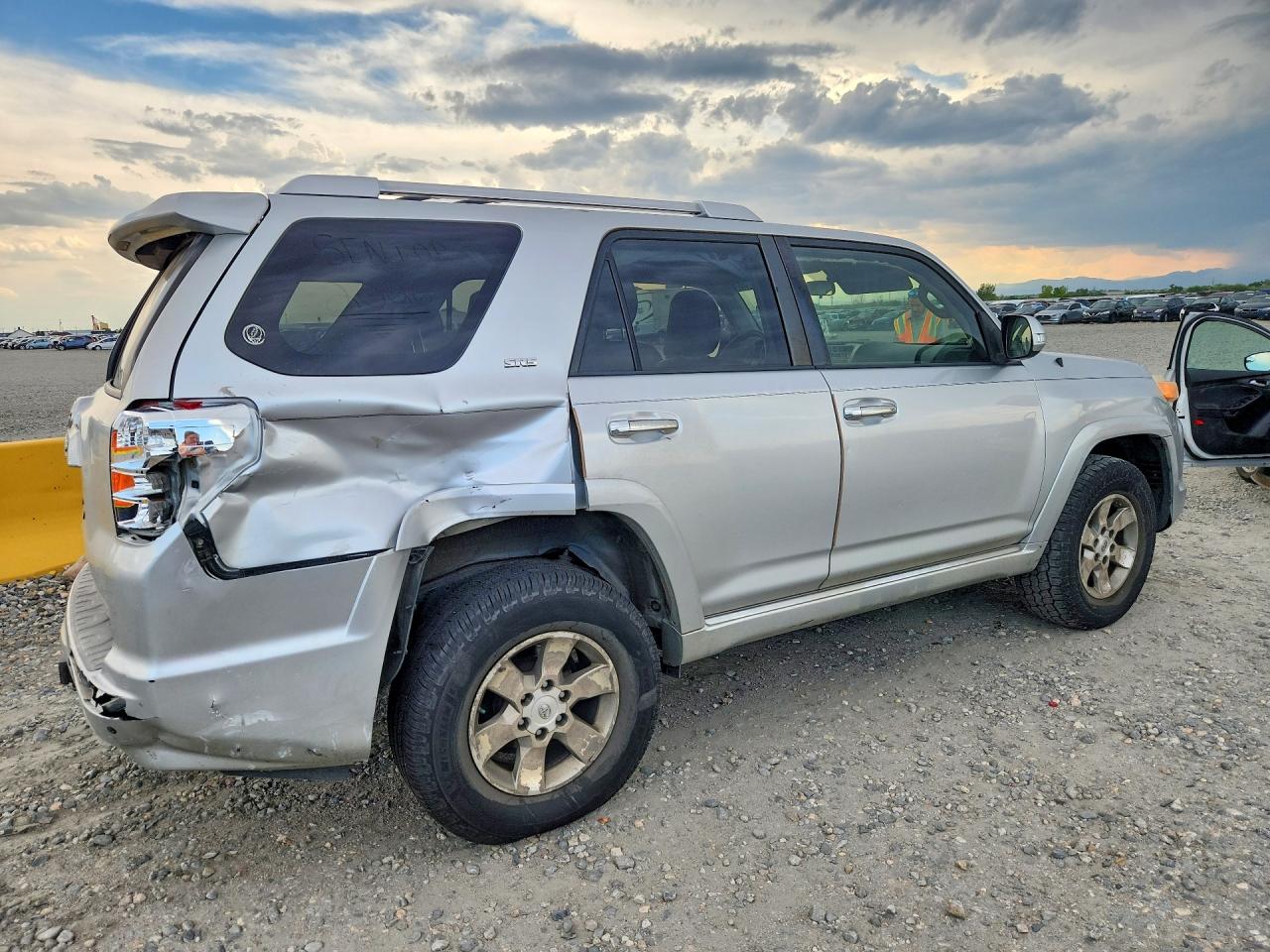 2010 Toyota 4runner Sr5 Silver vin: JTEBU5JR6A5010345
