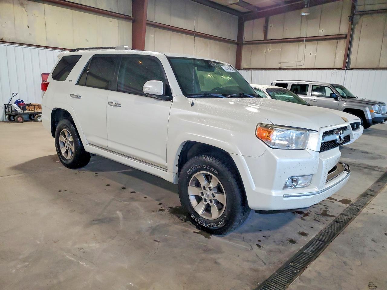 2011 Toyota 4runner Sr5 White vin: JTEBU5JR6B5050104