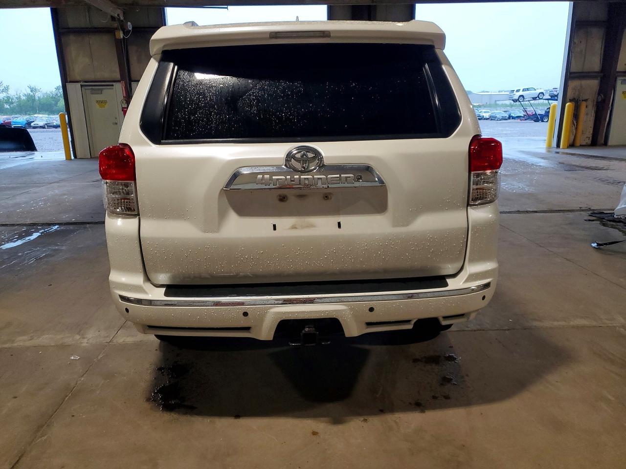 2011 Toyota 4runner Sr5 White vin: JTEBU5JR6B5050104