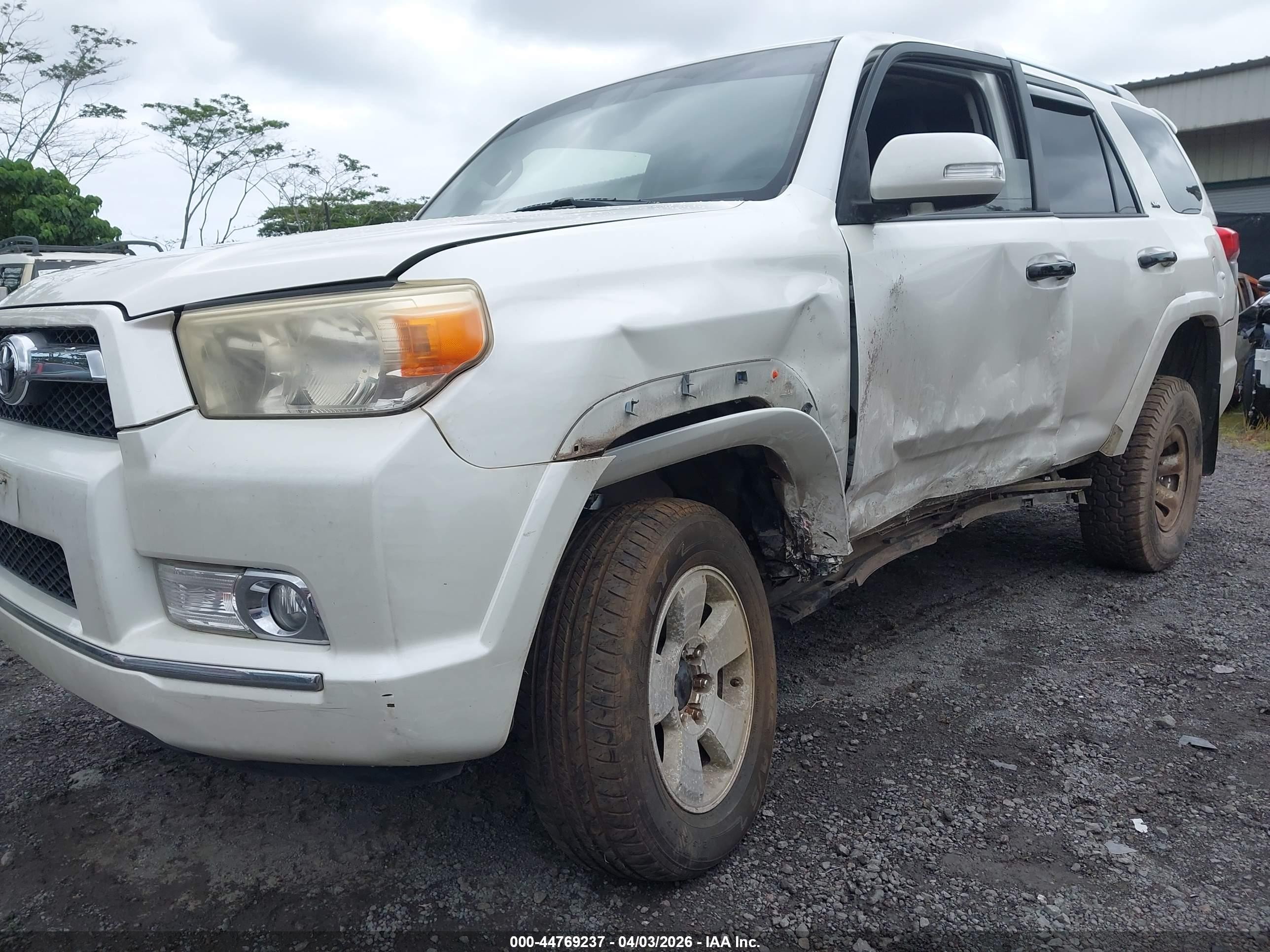 2013 Toyota 4runner Sr5 White vin: JTEBU5JR6D5140565