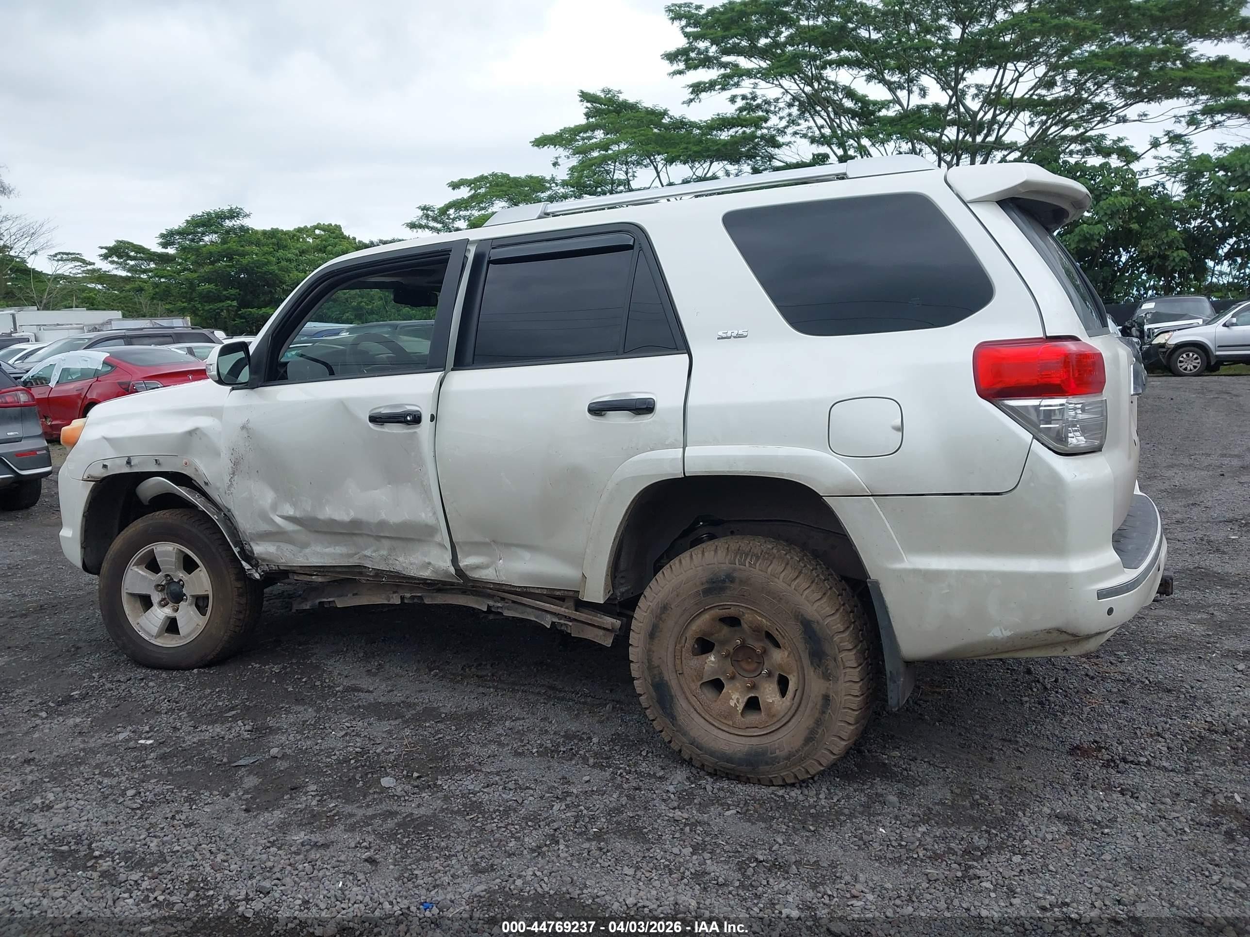 2013 Toyota 4runner Sr5 White vin: JTEBU5JR6D5140565
