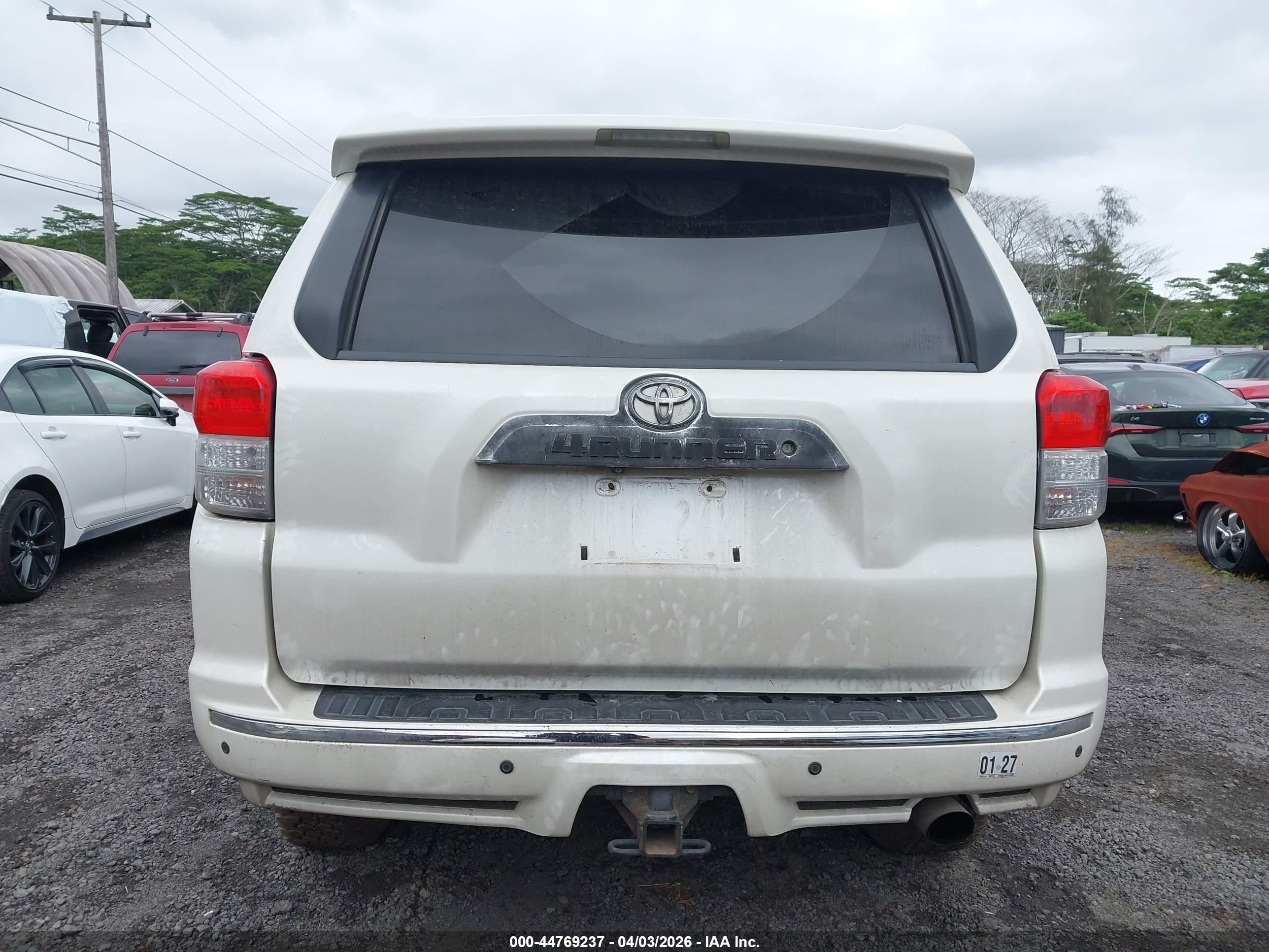 2013 Toyota 4runner Sr5 White vin: JTEBU5JR6D5140565