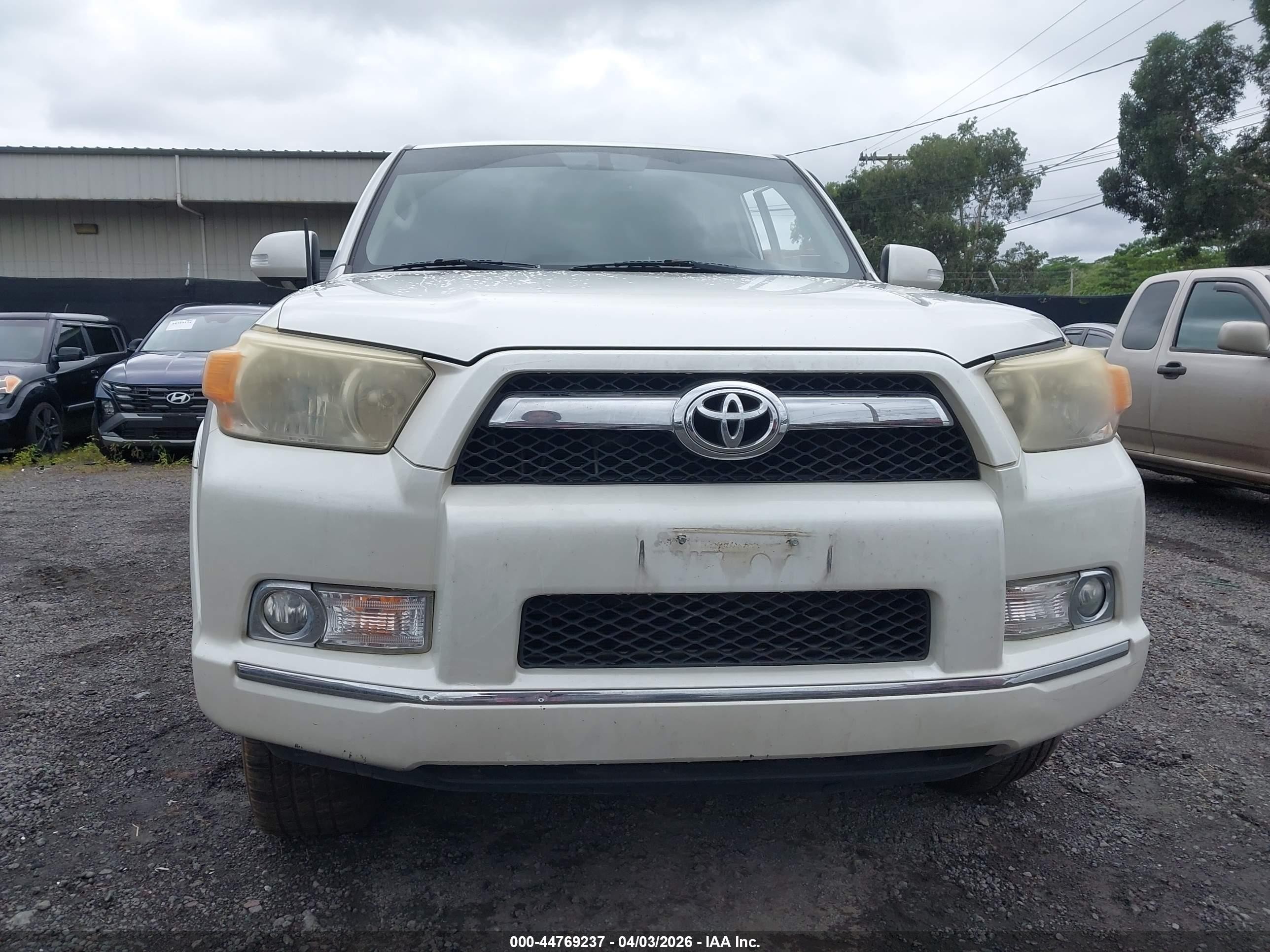 2013 Toyota 4runner Sr5 White vin: JTEBU5JR6D5140565
