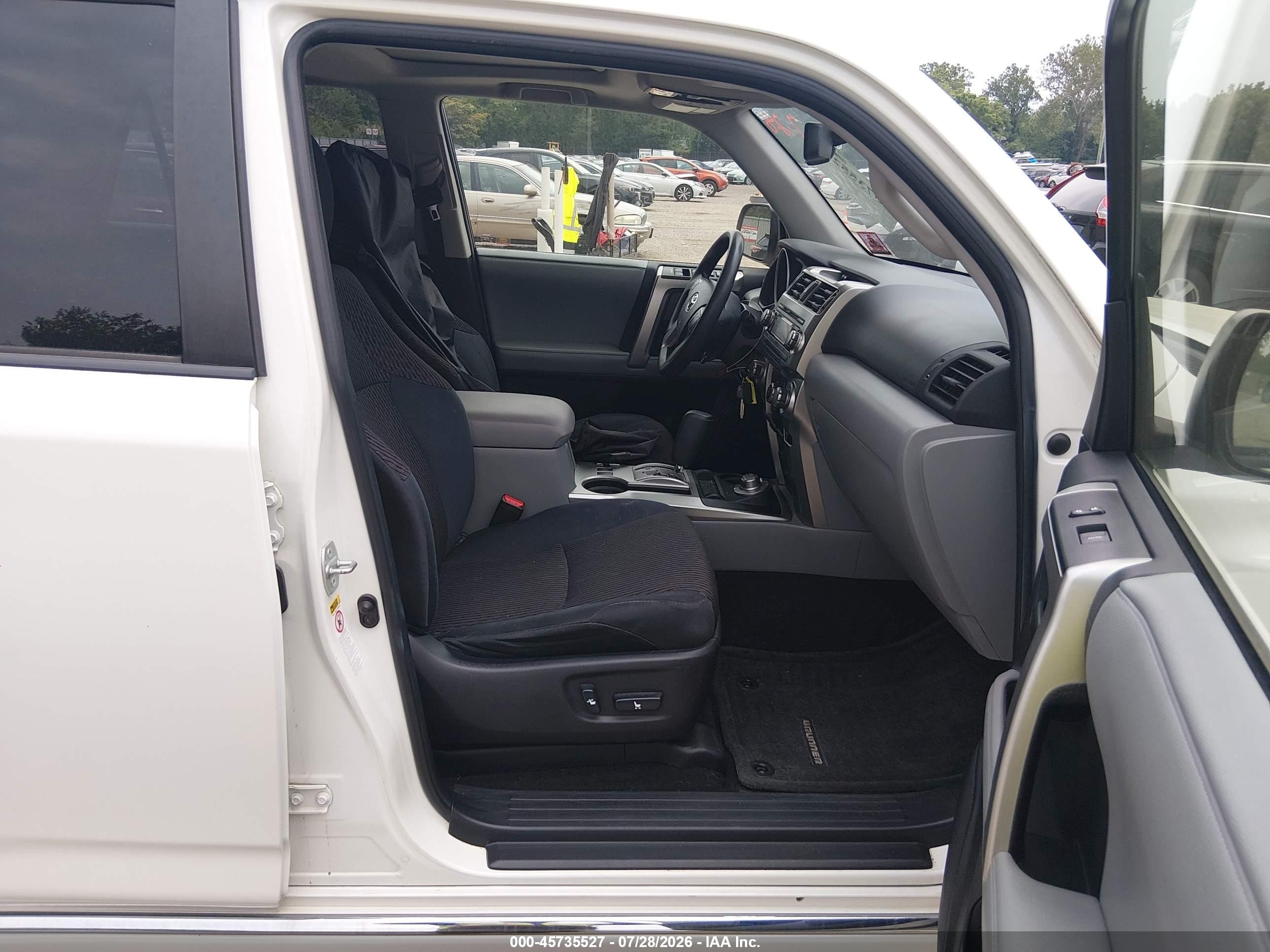 2013 Toyota 4runner Sr5 White vin: JTEBU5JR6D5149587