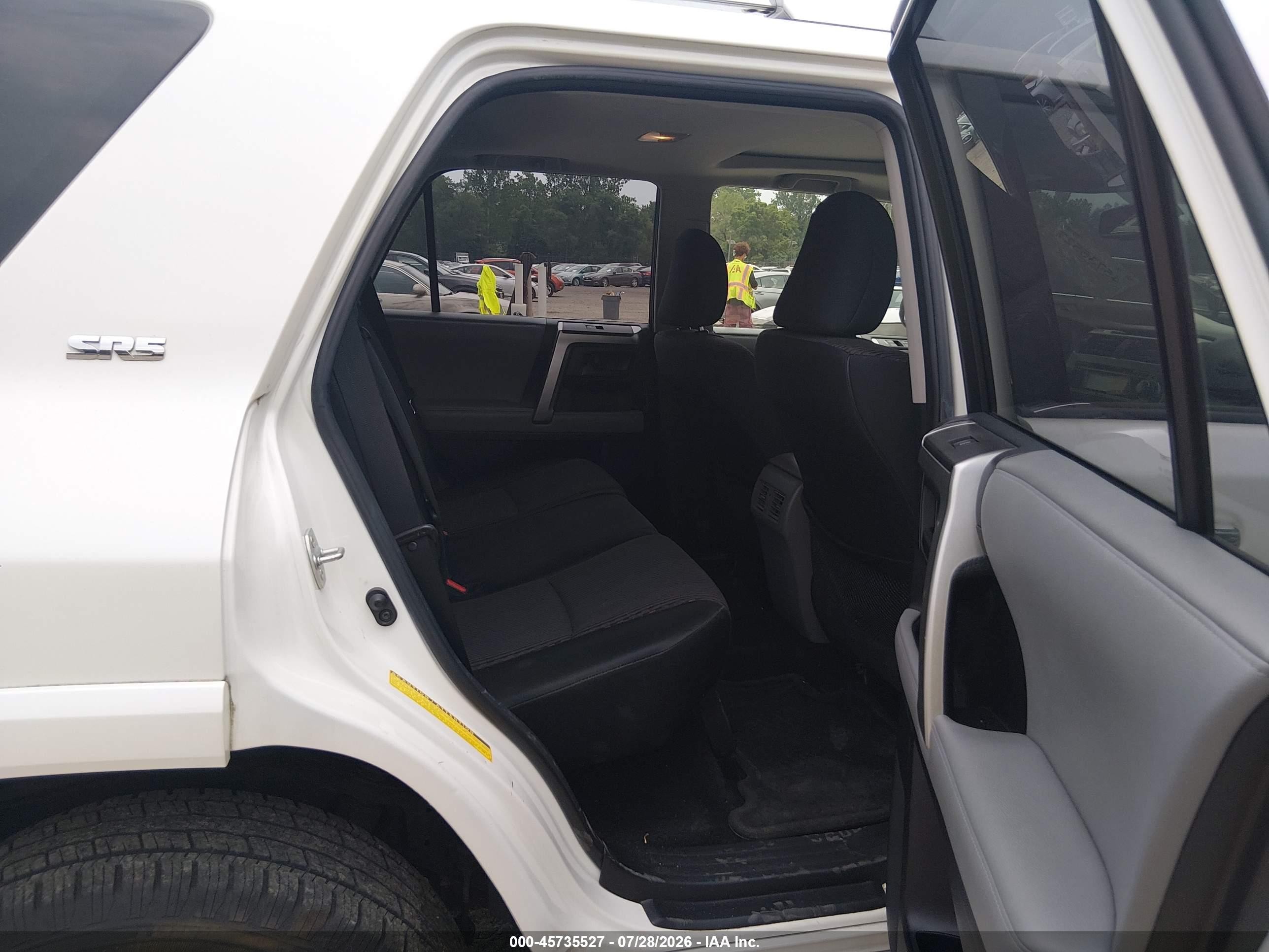 2013 Toyota 4runner Sr5 White vin: JTEBU5JR6D5149587