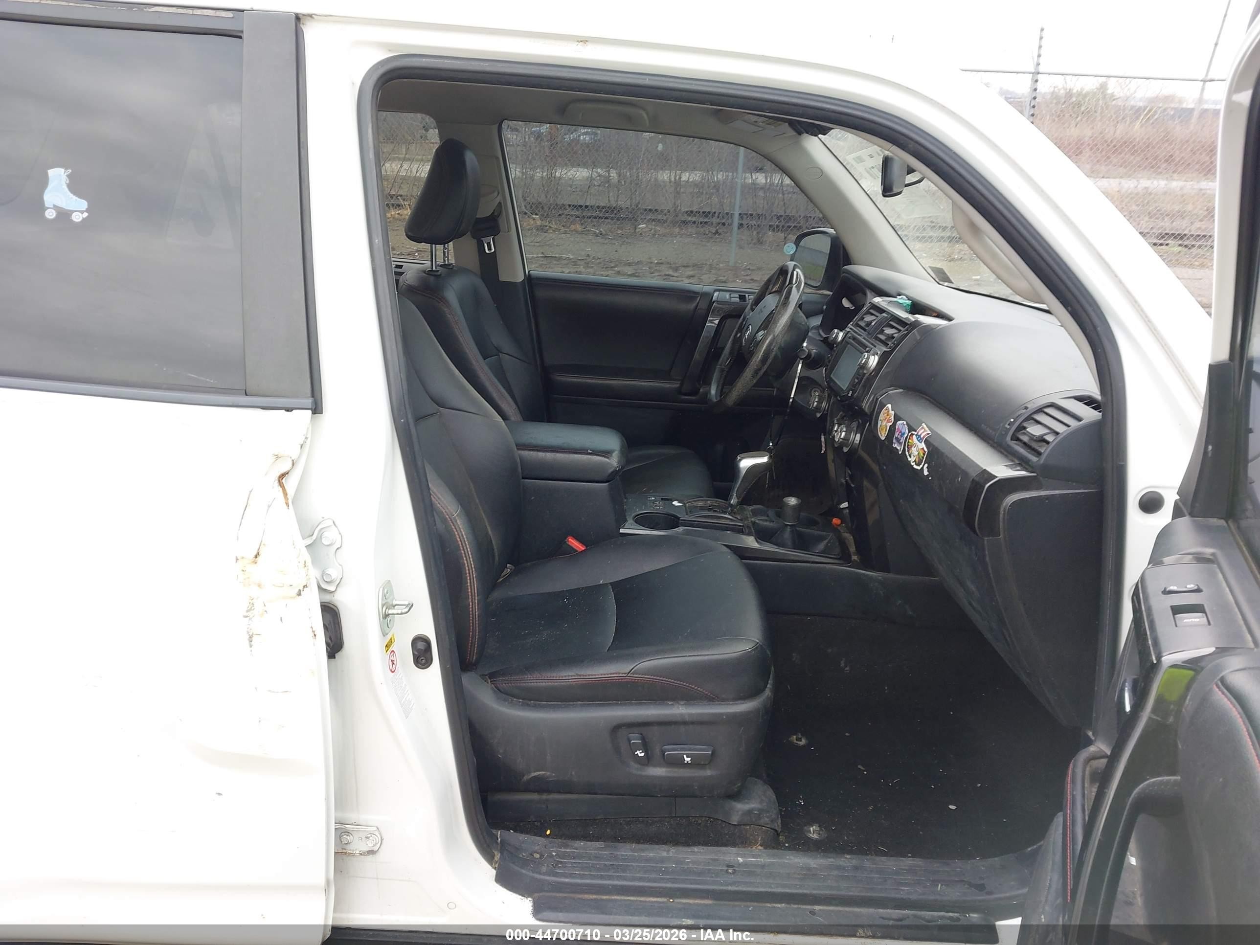 2015 Toyota 4runner Trd Pro White vin: JTEBU5JR6F5203943