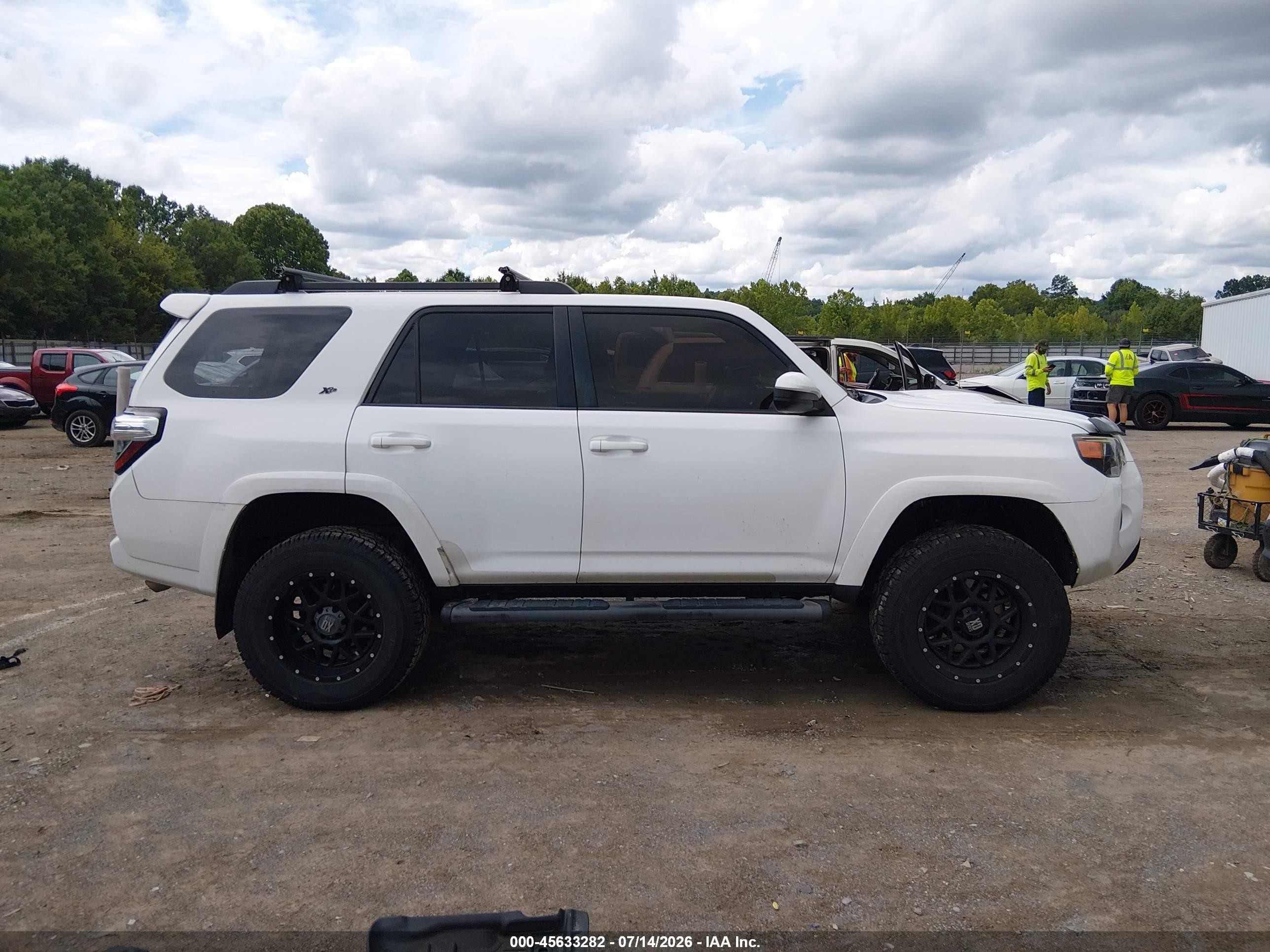 2015 Toyota 4runner Trail White vin: JTEBU5JR6F5265391