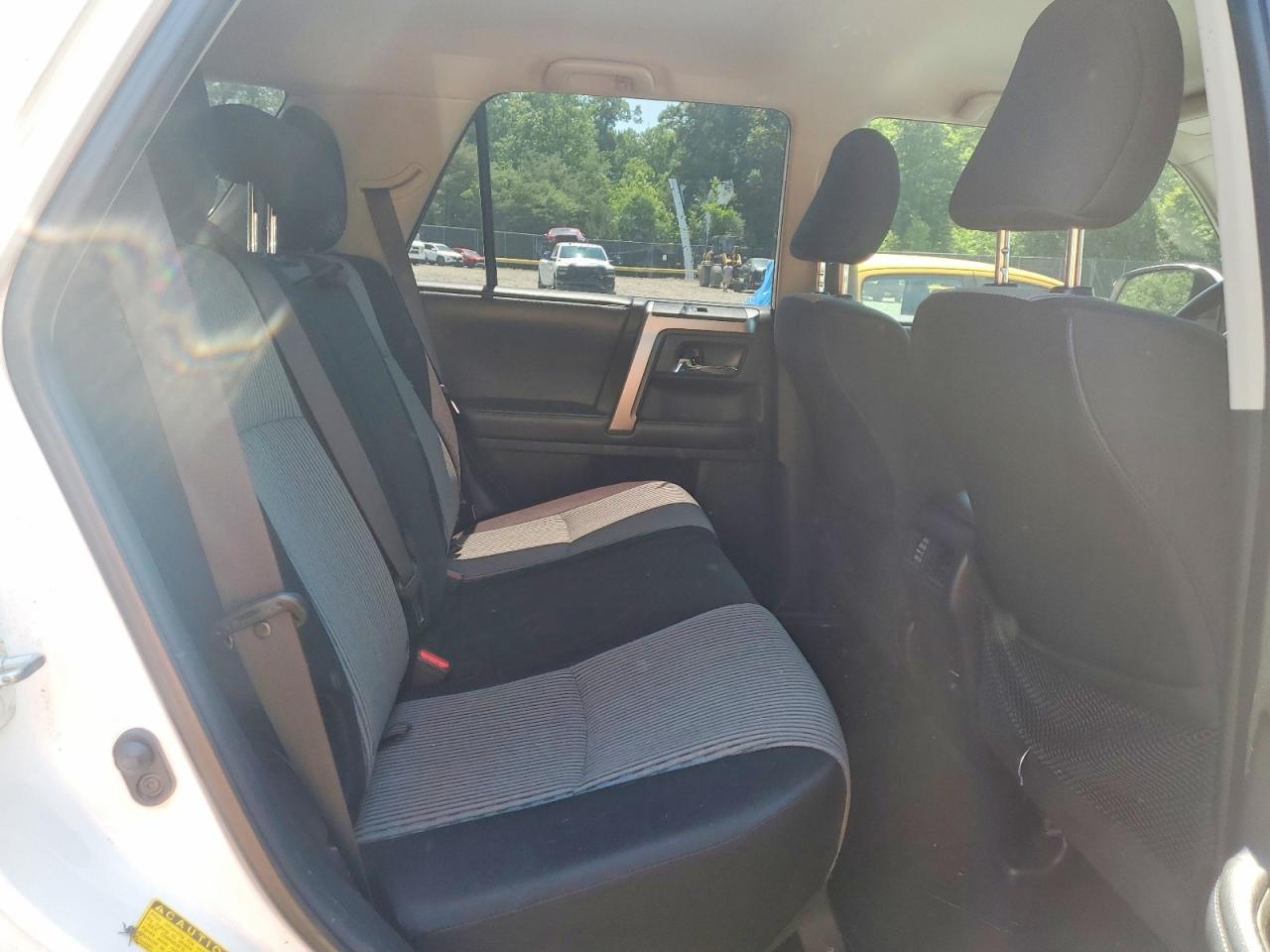 2015 Toyota 4runner Sr5 White vin: JTEBU5JR6F5272714
