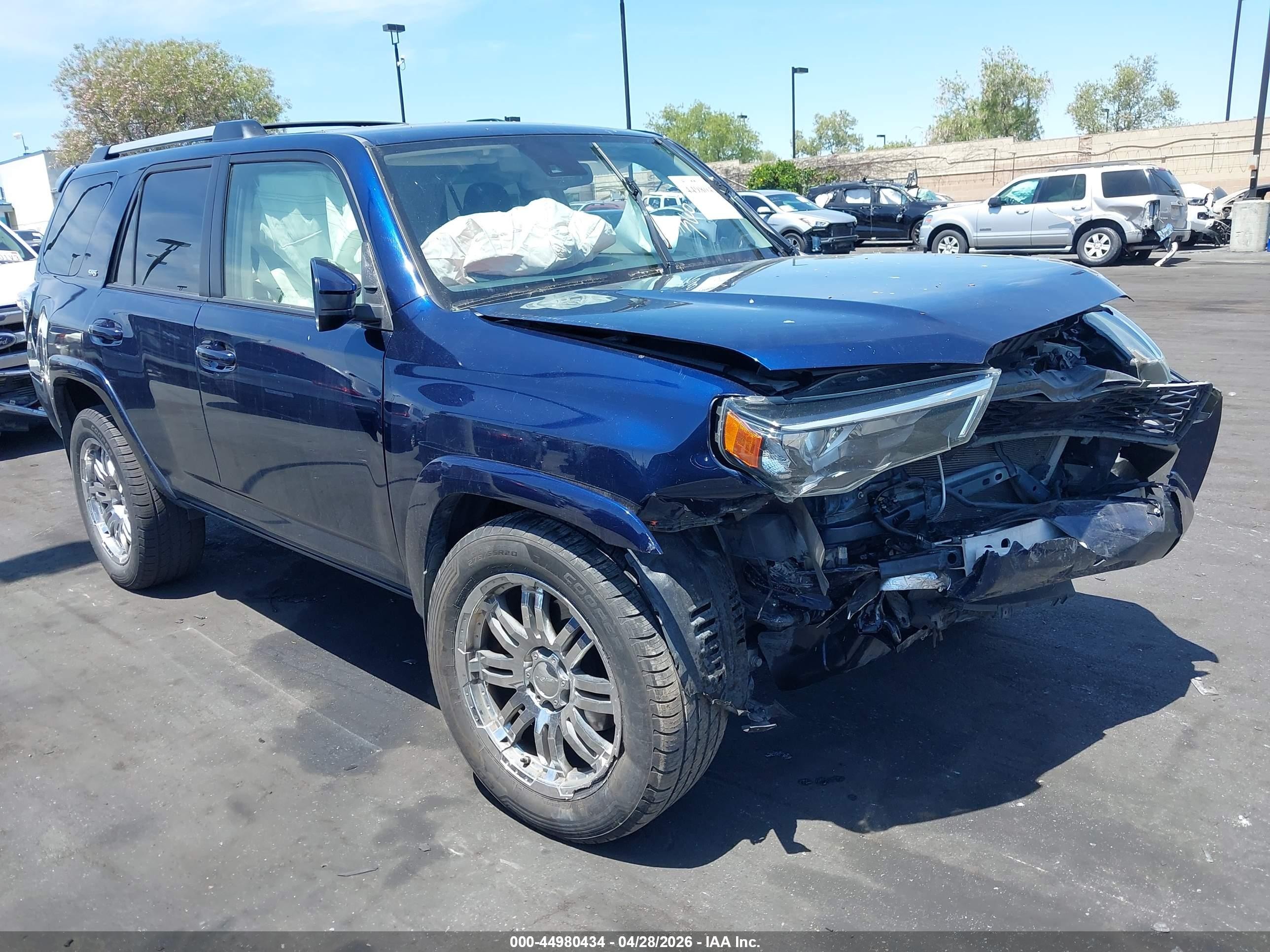 2020 Toyota 4runner Sr5 Blue vin: JTEBU5JR6L5791015