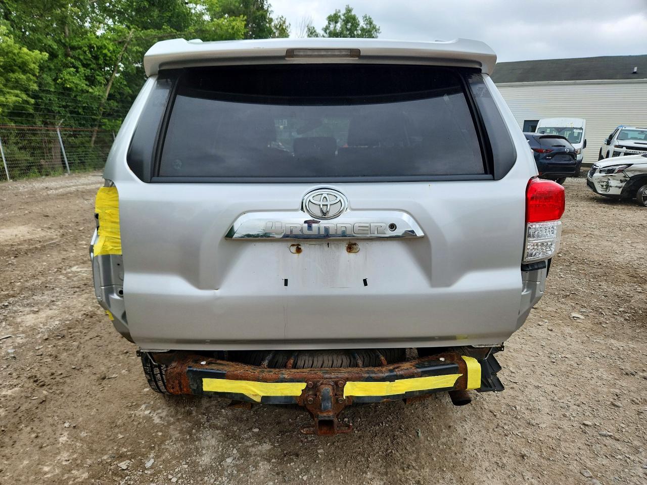 2010 Toyota 4runner Sr5 Silver vin: JTEBU5JR7A5014565