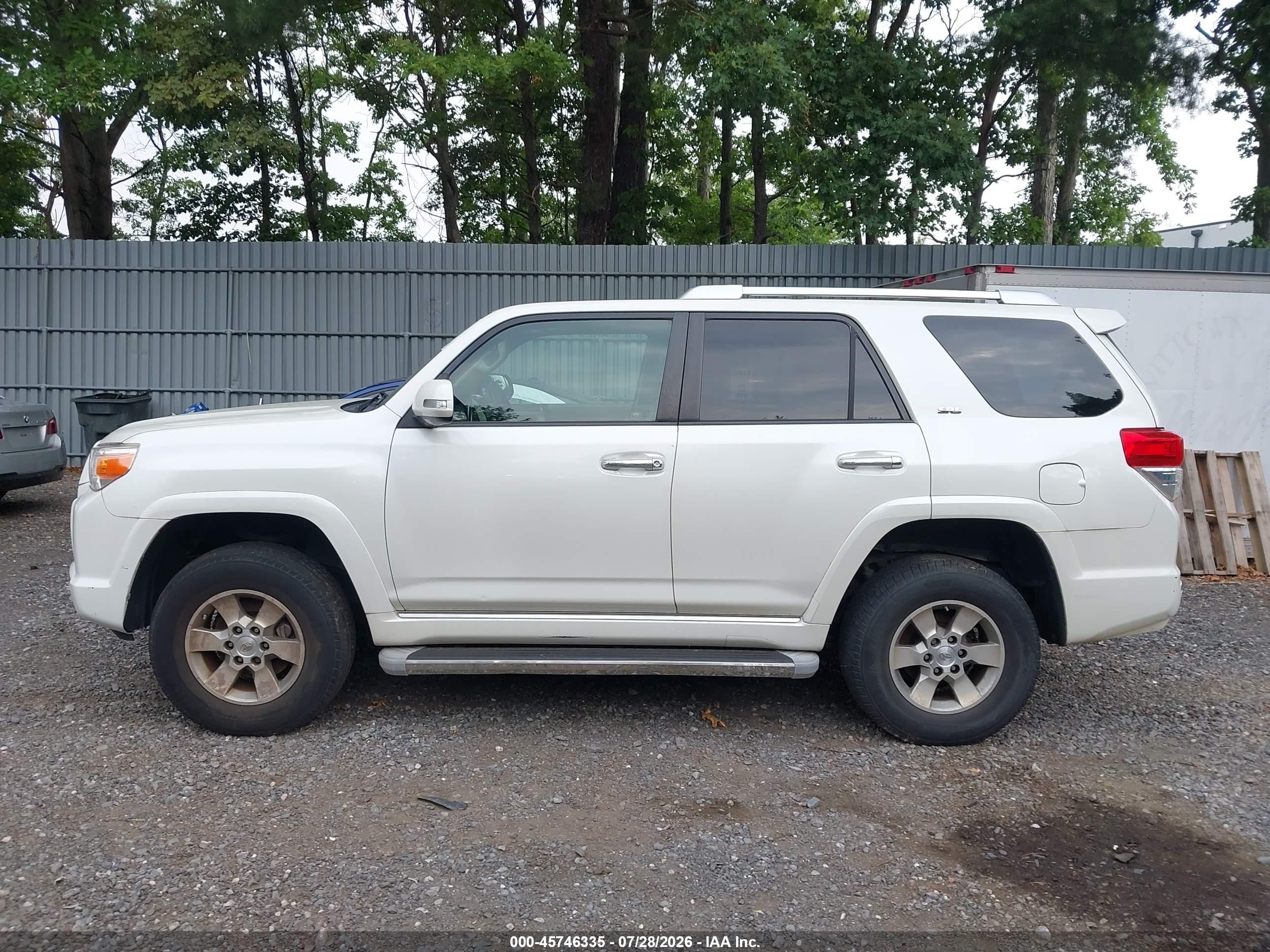 2011 Toyota 4runner Sr5 V6 White vin: JTEBU5JR7B5035417