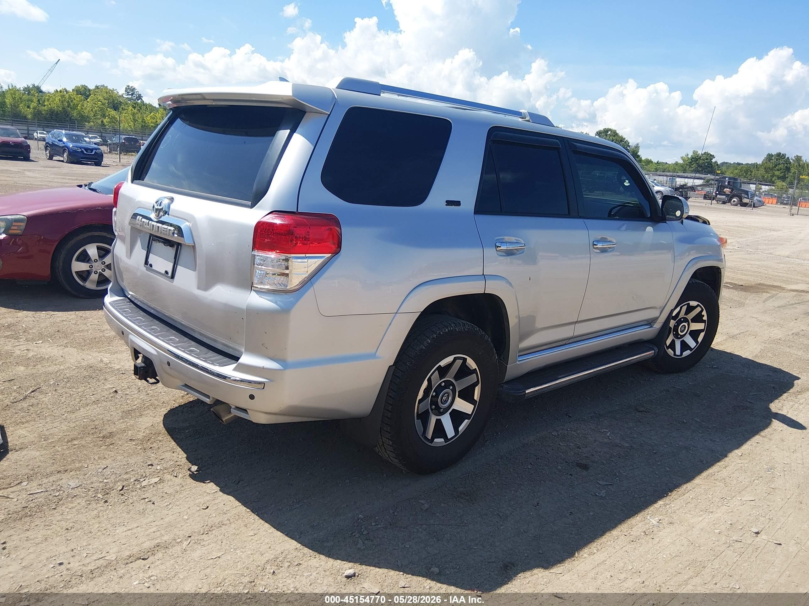 2011 Toyota 4runner Sr5 V6 Silver vin: JTEBU5JR7B5059023