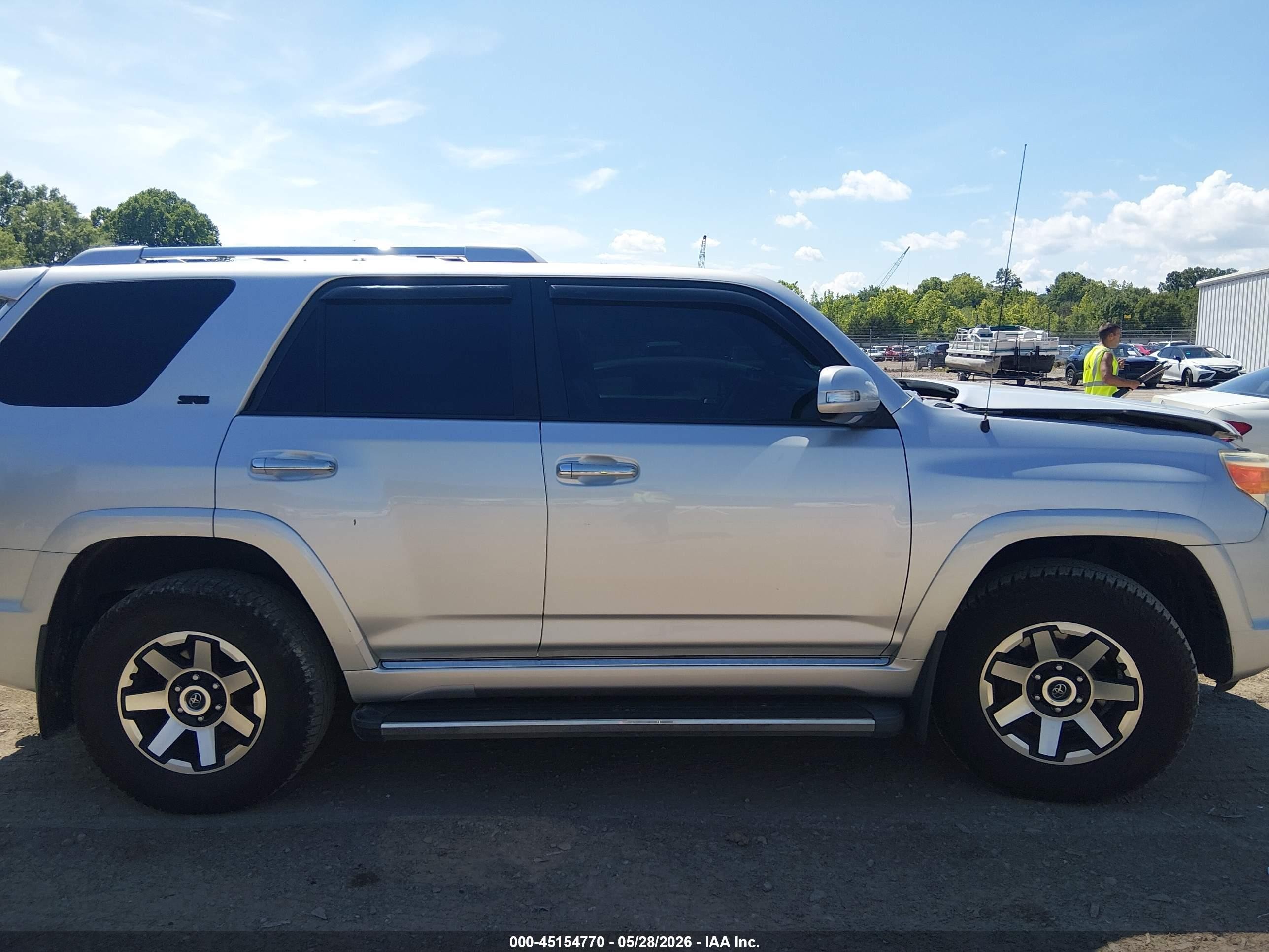 2011 Toyota 4runner Sr5 V6 Silver vin: JTEBU5JR7B5059023
