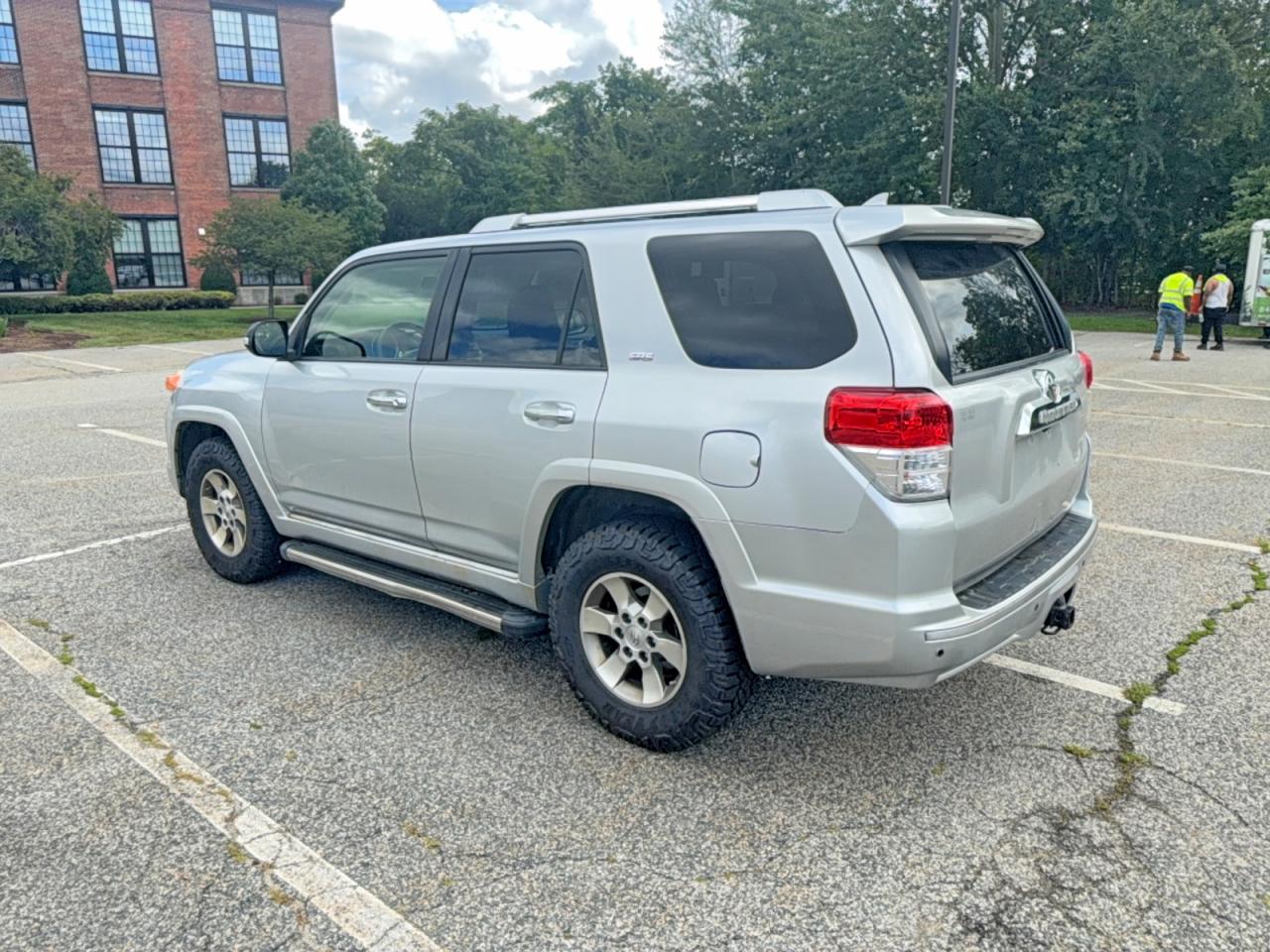 2013 Toyota 4runner Sr5 Silver vin: JTEBU5JR7D5129977