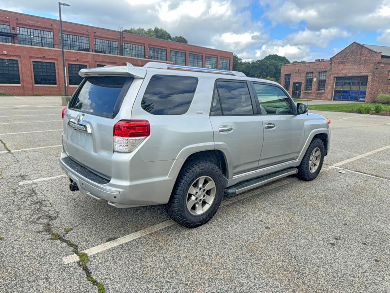 2013 Toyota 4runner Sr5 Silver vin: JTEBU5JR7D5129977