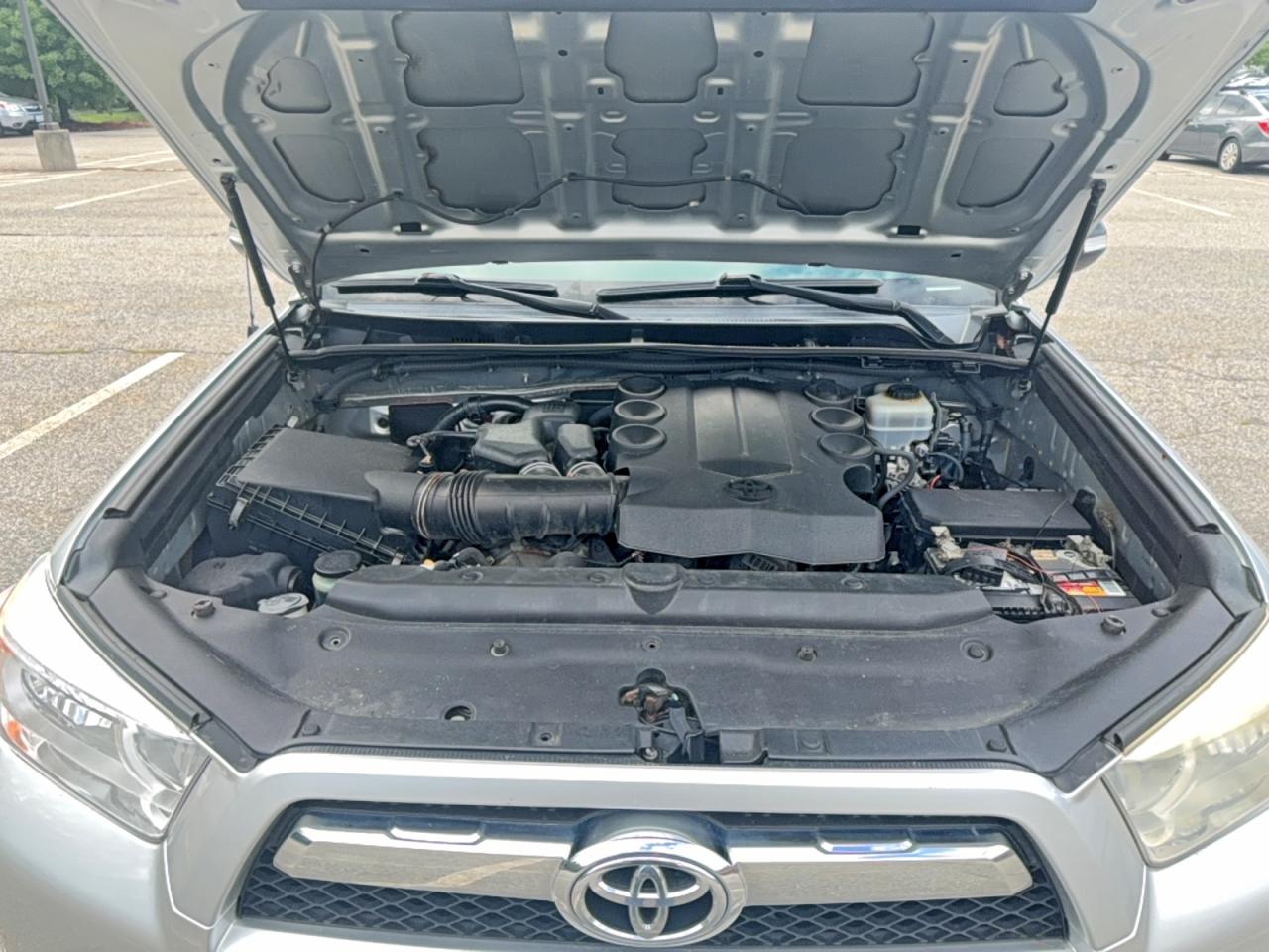 2013 Toyota 4runner Sr5 Silver vin: JTEBU5JR7D5129977