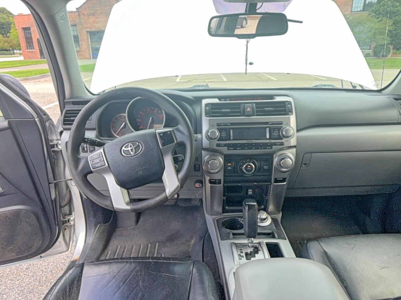 2013 Toyota 4runner Sr5 Silver vin: JTEBU5JR7D5129977