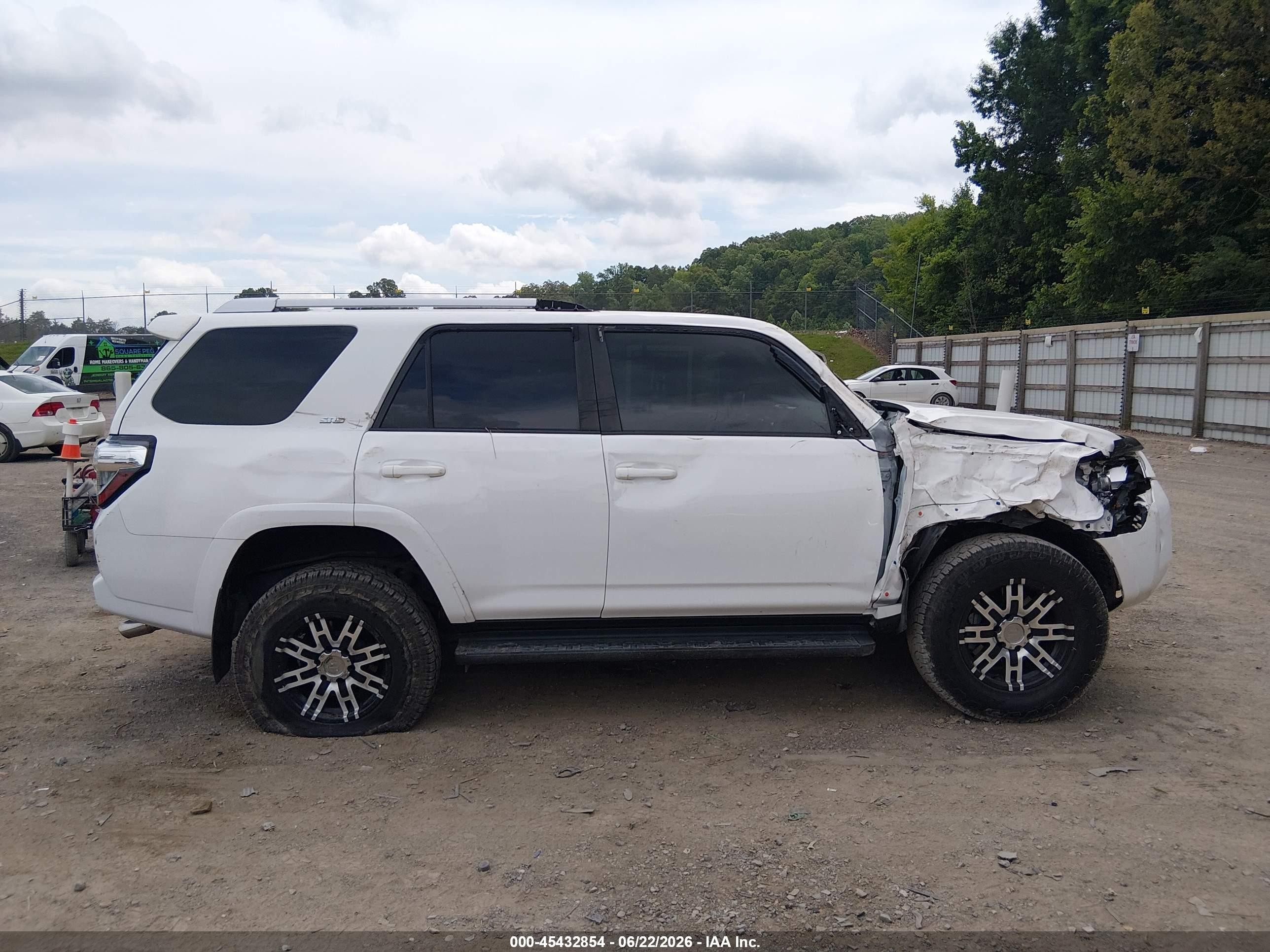 2014 Toyota 4runner Sr5 White vin: JTEBU5JR7E5158199