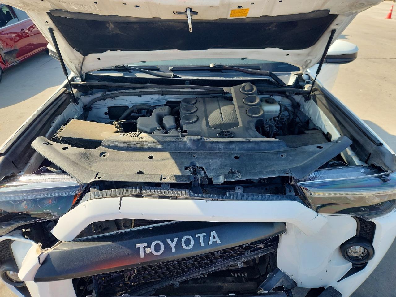 2015 Toyota 4runner Trd Pro White vin: JTEBU5JR7F5215678