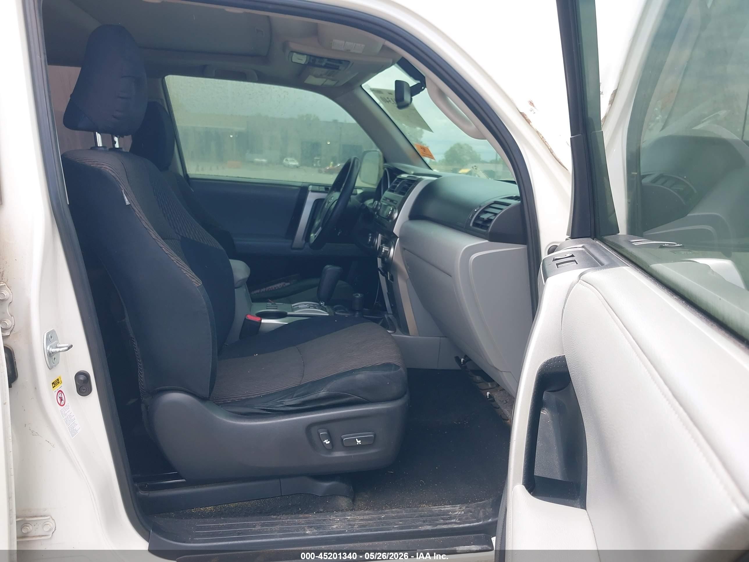 2011 Toyota 4runner Sr5 V6 White vin: JTEBU5JR8B5037497
